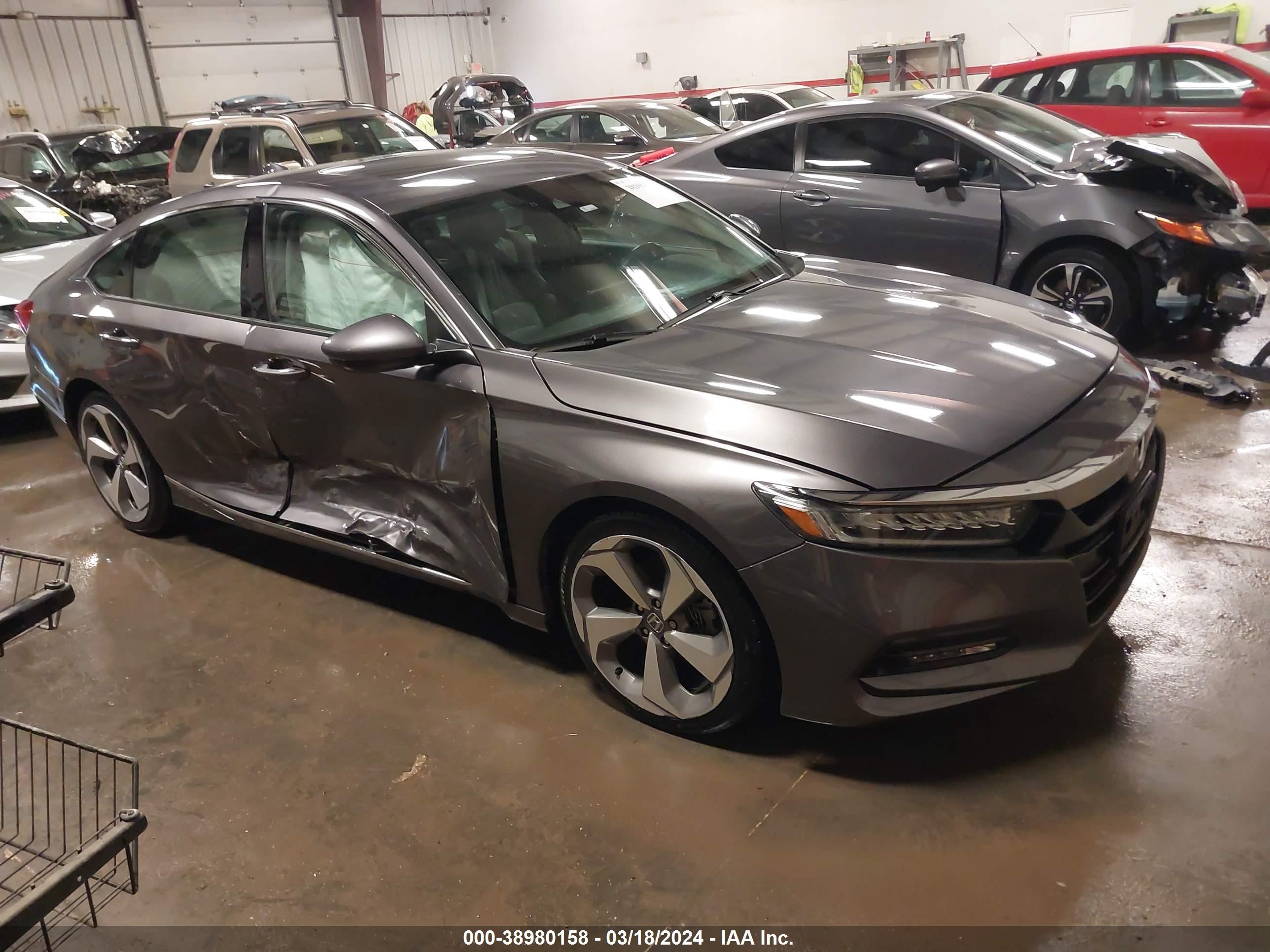 HONDA ACCORD 2018 1hgcv2f98ja053882