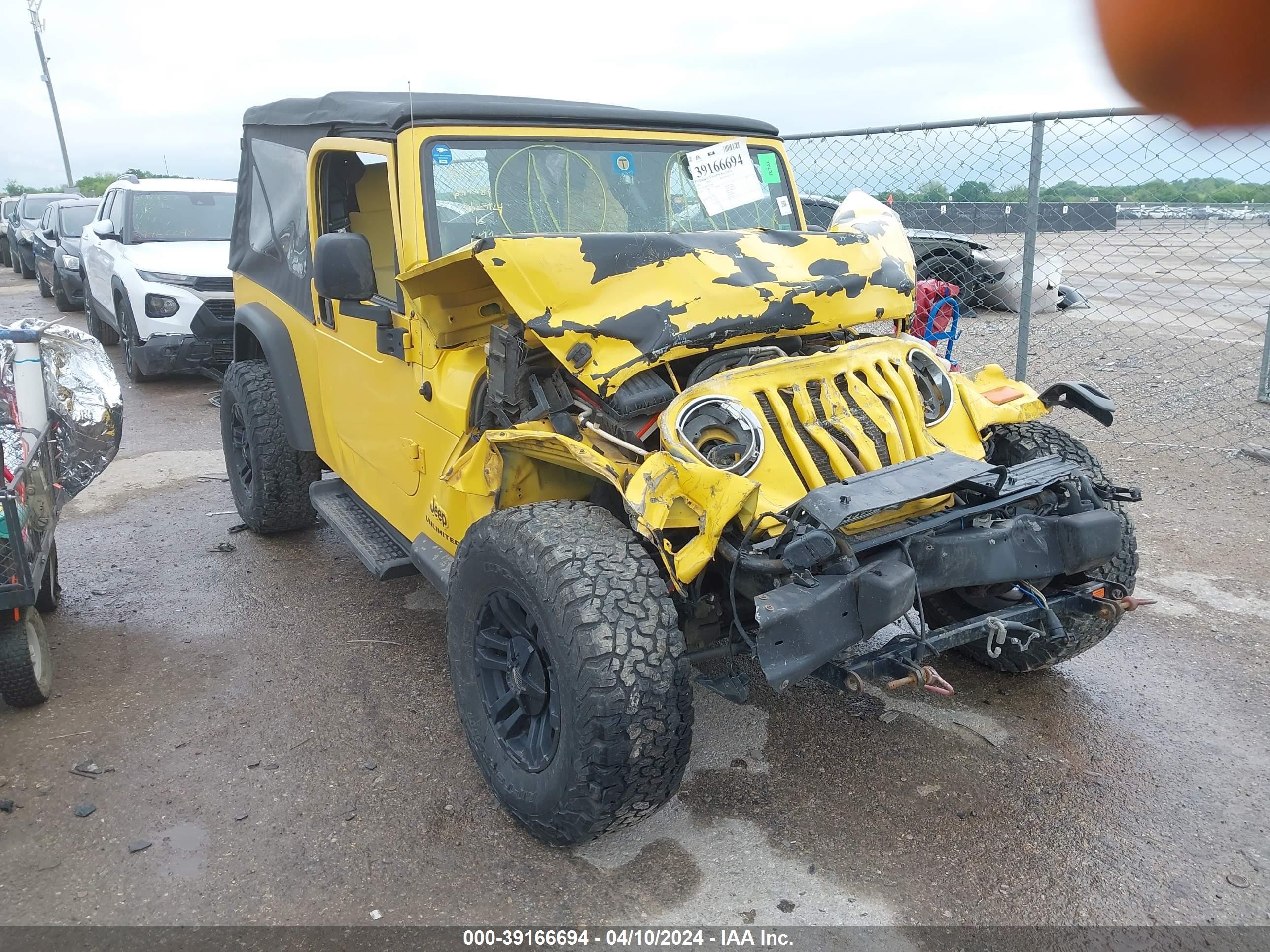 JEEP WRANGLER 2004 1j4fa49s84p788598