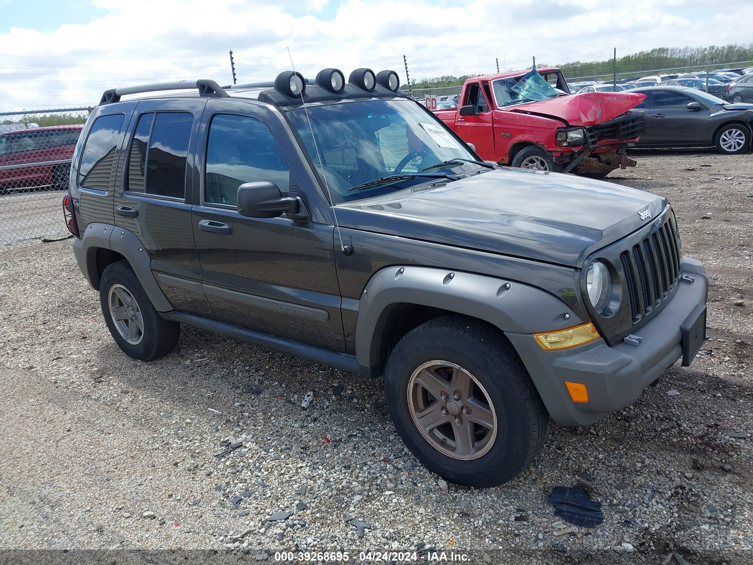 JEEP LIBERTY (NORTH AMERICA) 2005 1j4gl38k15w605110