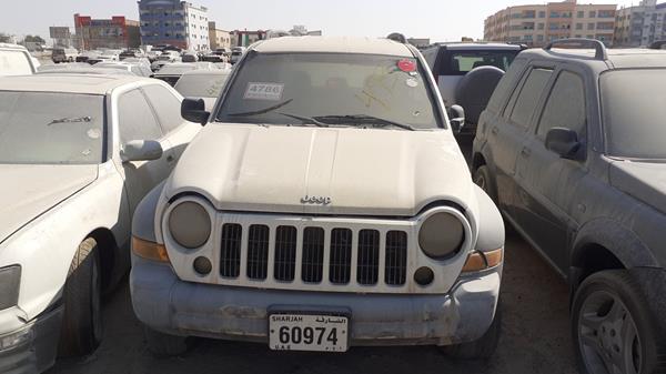 JEEP CHEROKEE 2005 1j4gl48k35w608371