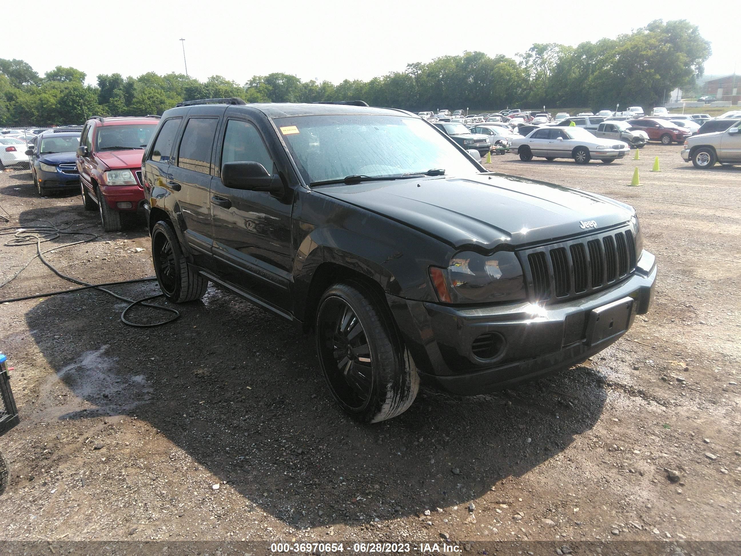 JEEP GRAND CHEROKEE 2005 1j4gr48k35c542534