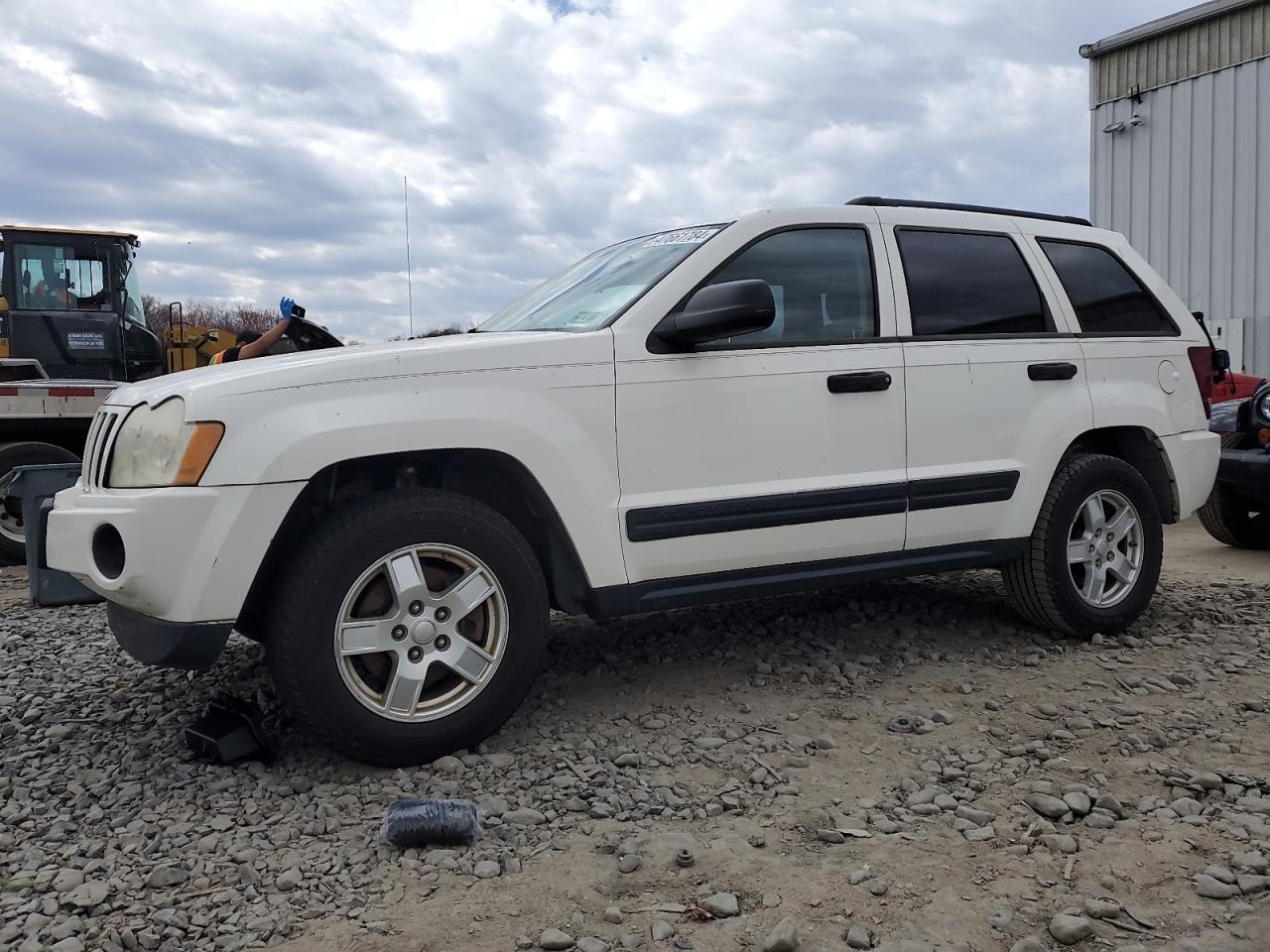 JEEP GRAND CHEROKEE 2005 1j4gr48k35c658834