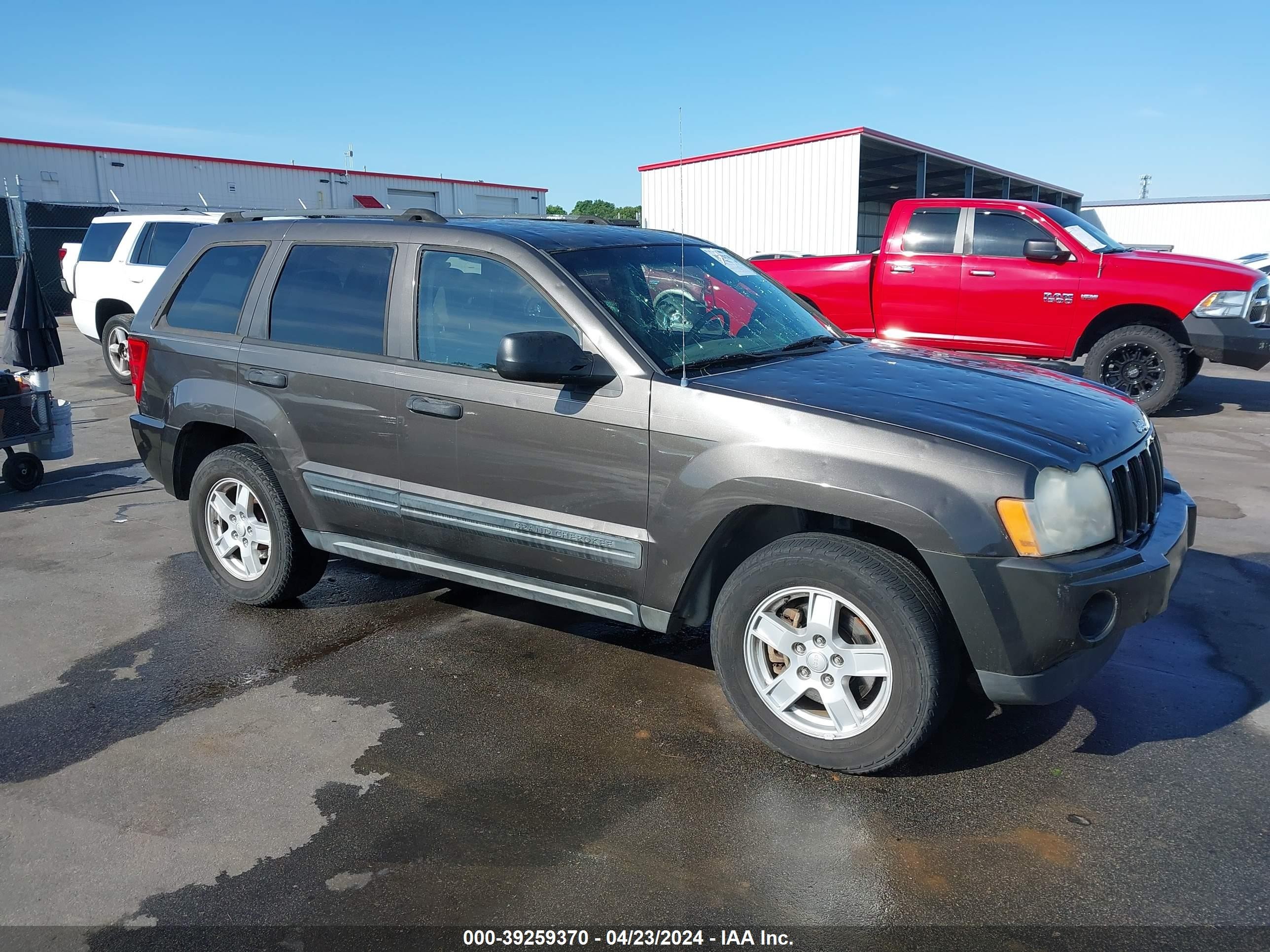 JEEP GRAND CHEROKEE 2005 1j4gr48k45c668451