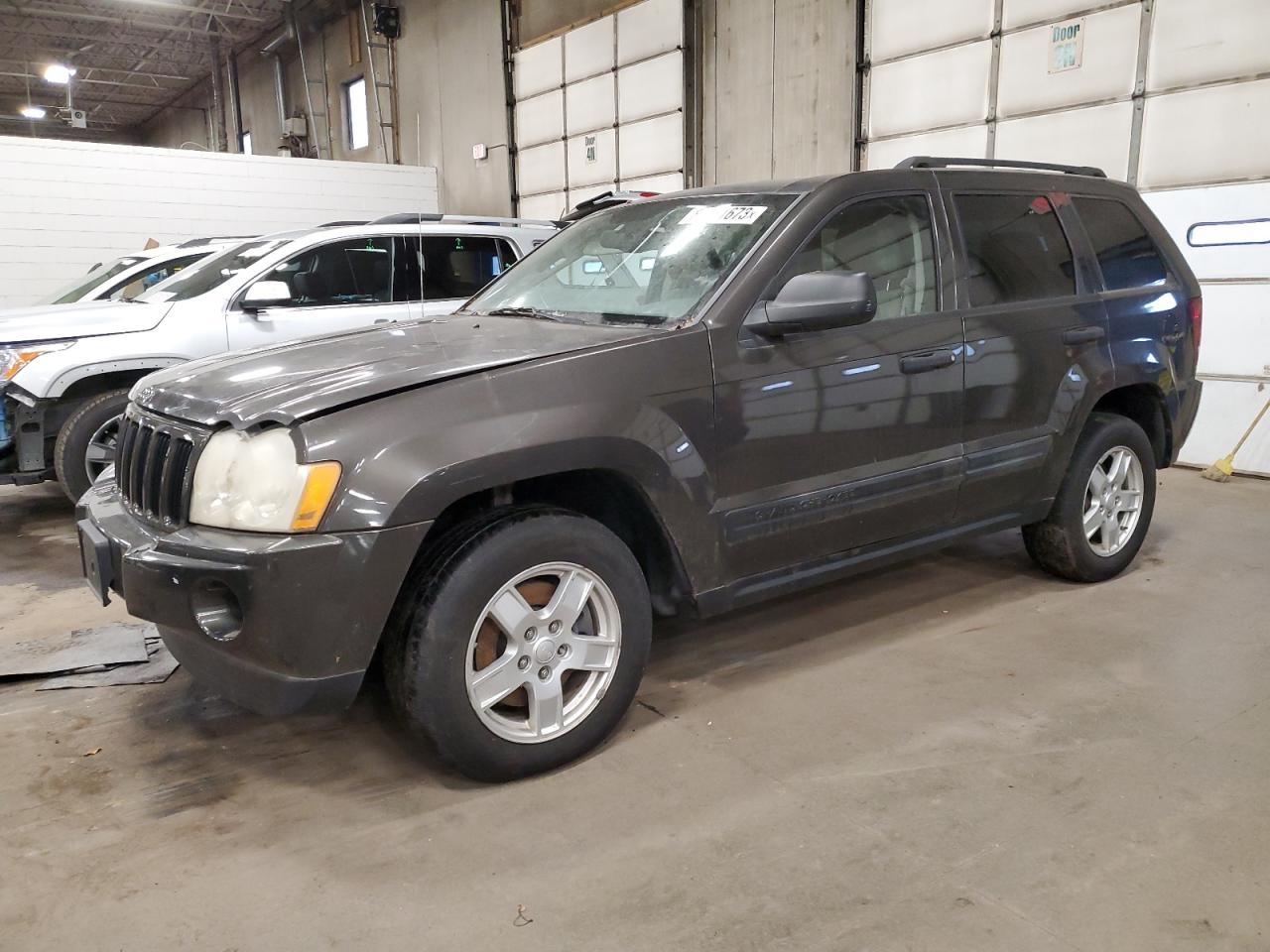 JEEP GRAND CHEROKEE 2005 1j4gr48k95c601554