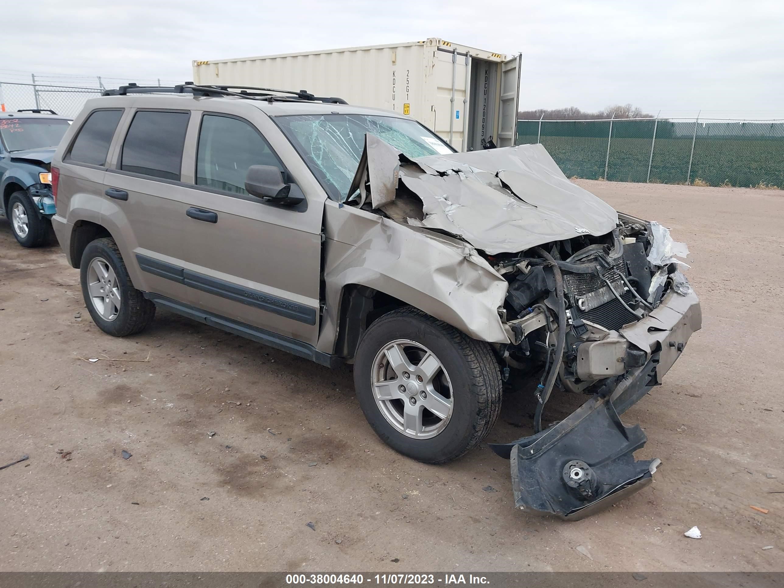 JEEP GRAND CHEROKEE 2005 1j4hr48n05c601943