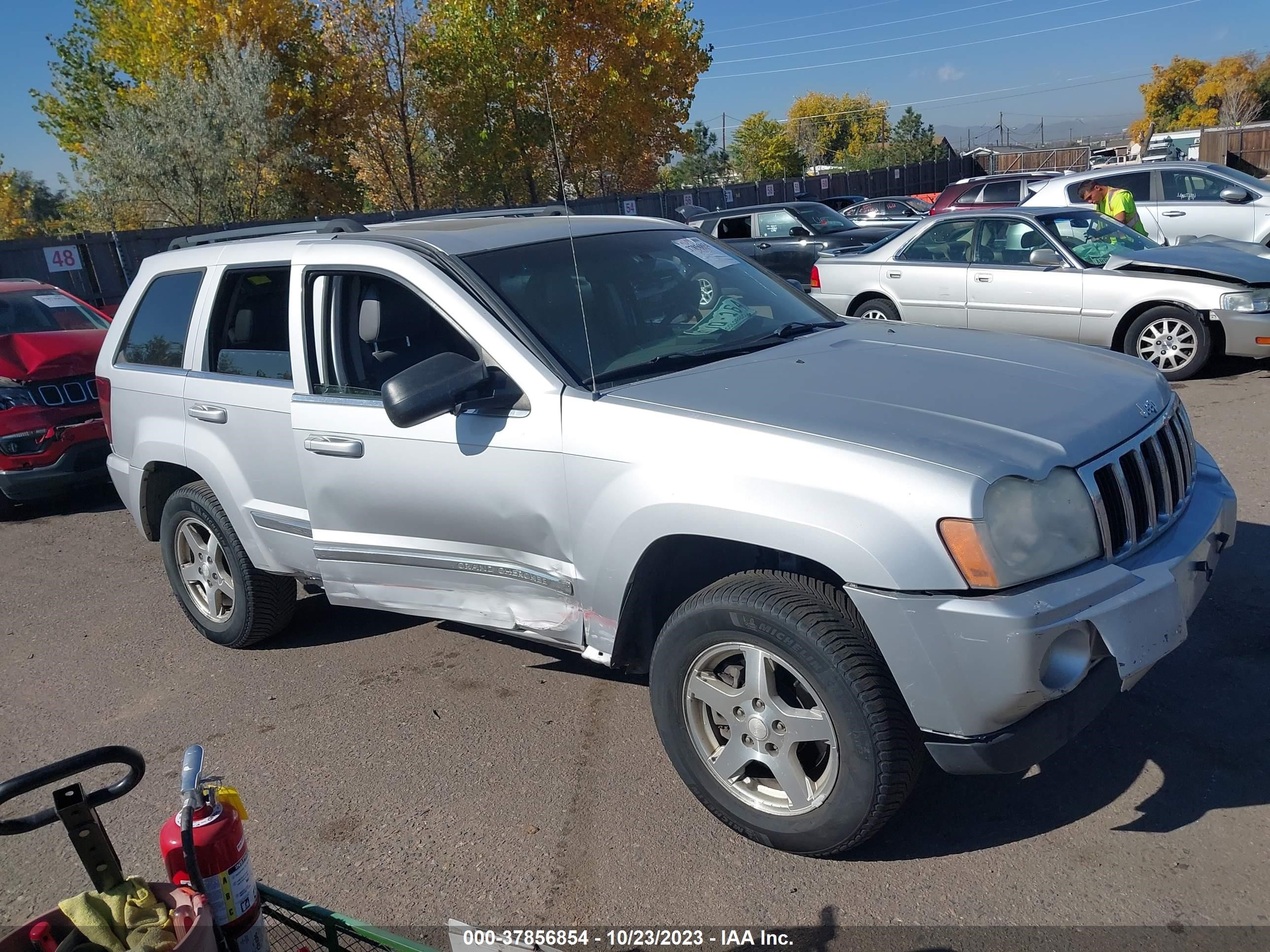 JEEP GRAND CHEROKEE 2005 1j4hr58215c575008