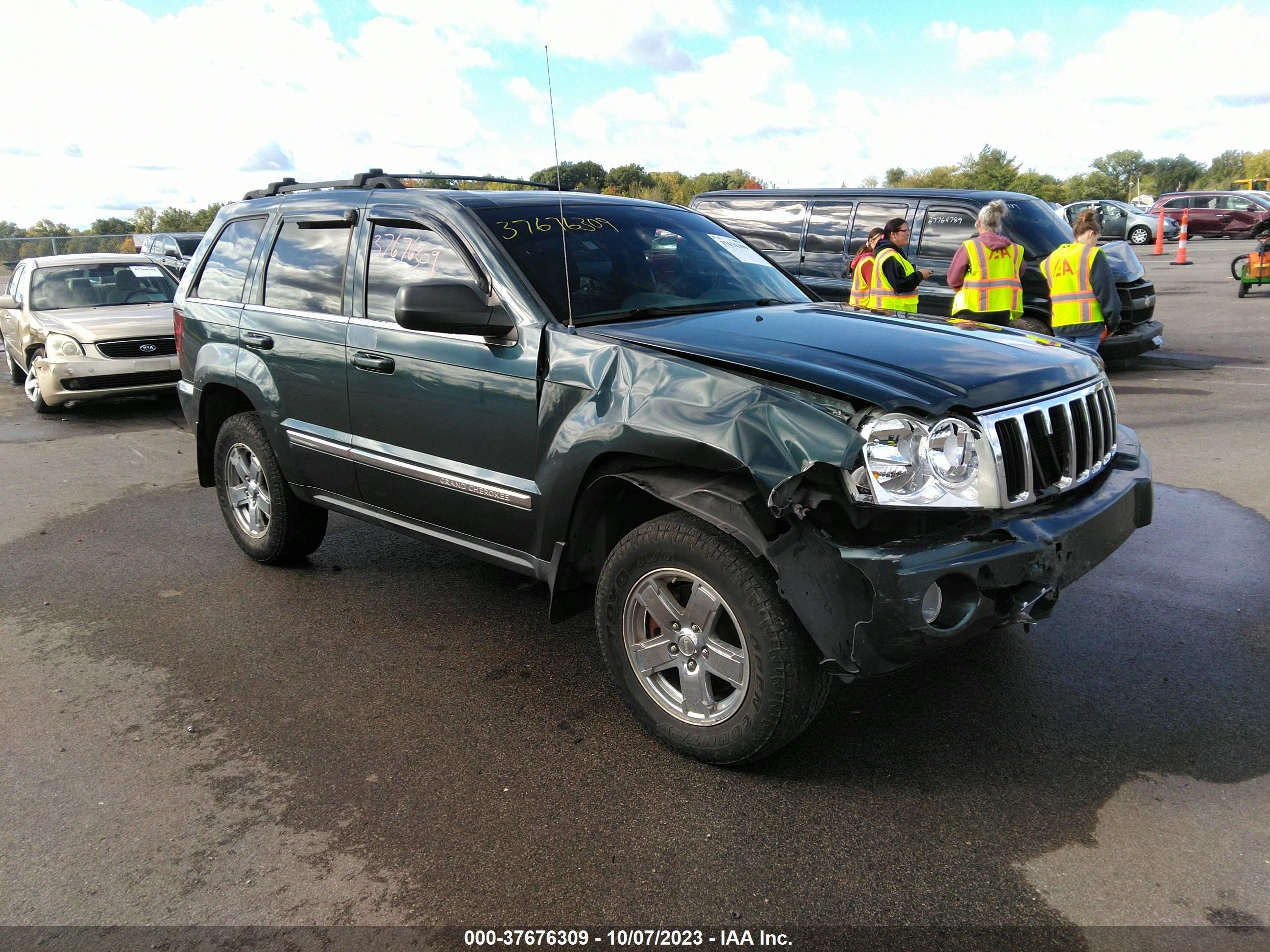 JEEP GRAND CHEROKEE 2005 1j4hr582x5c618857