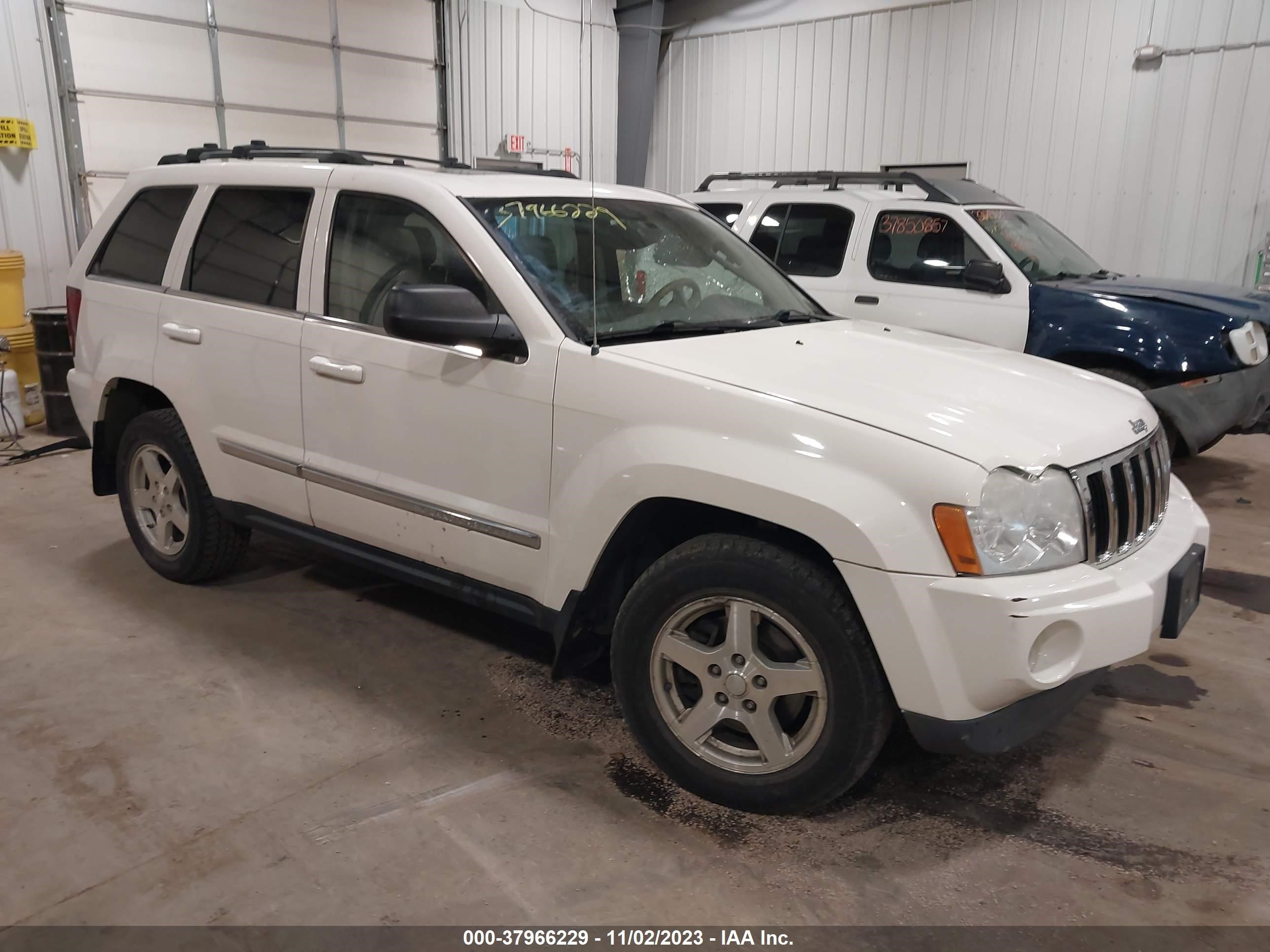 JEEP GRAND CHEROKEE 2005 1j4hr58n05c606842