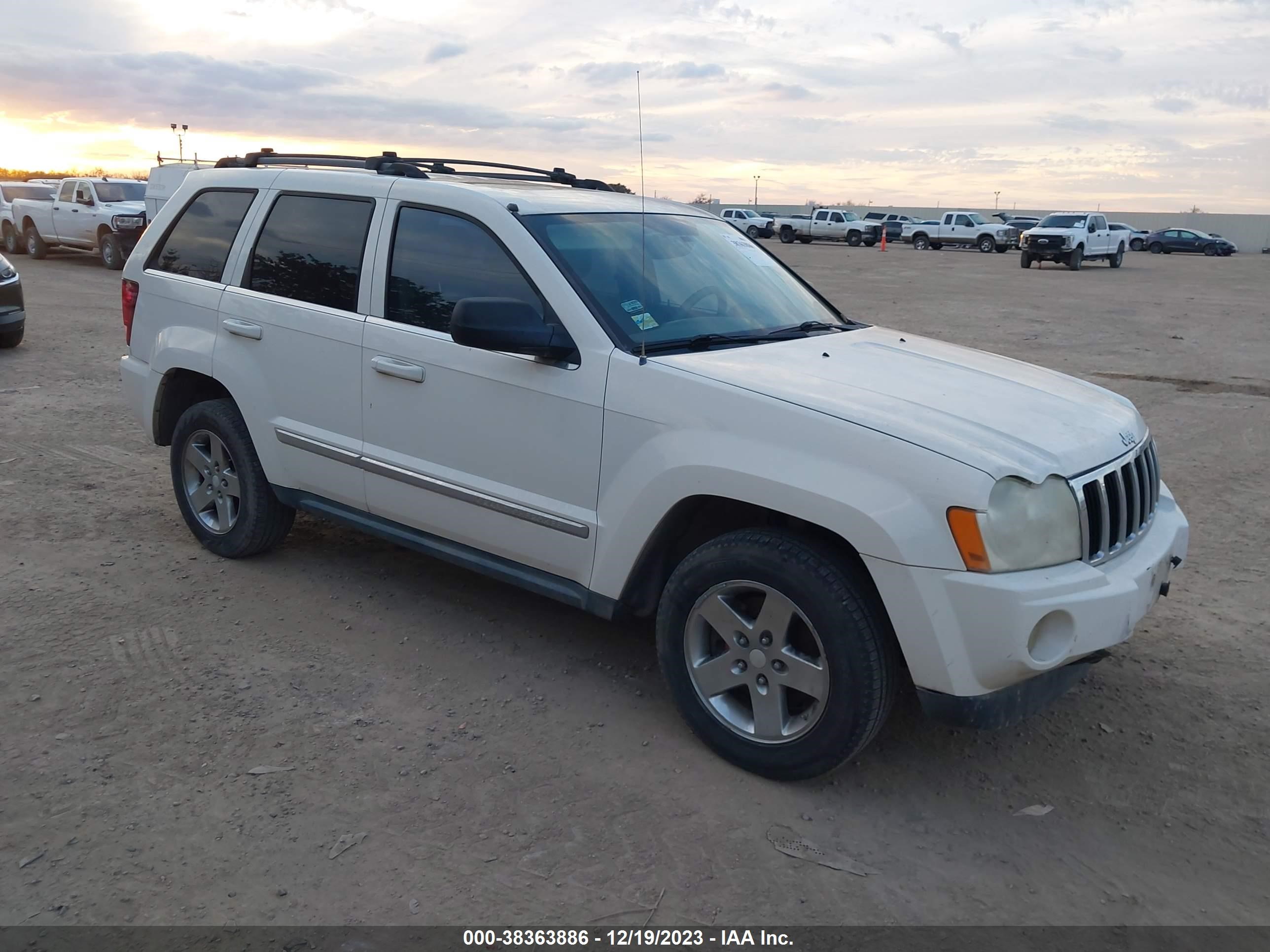 JEEP GRAND CHEROKEE 2005 1j4hr58n05c628940