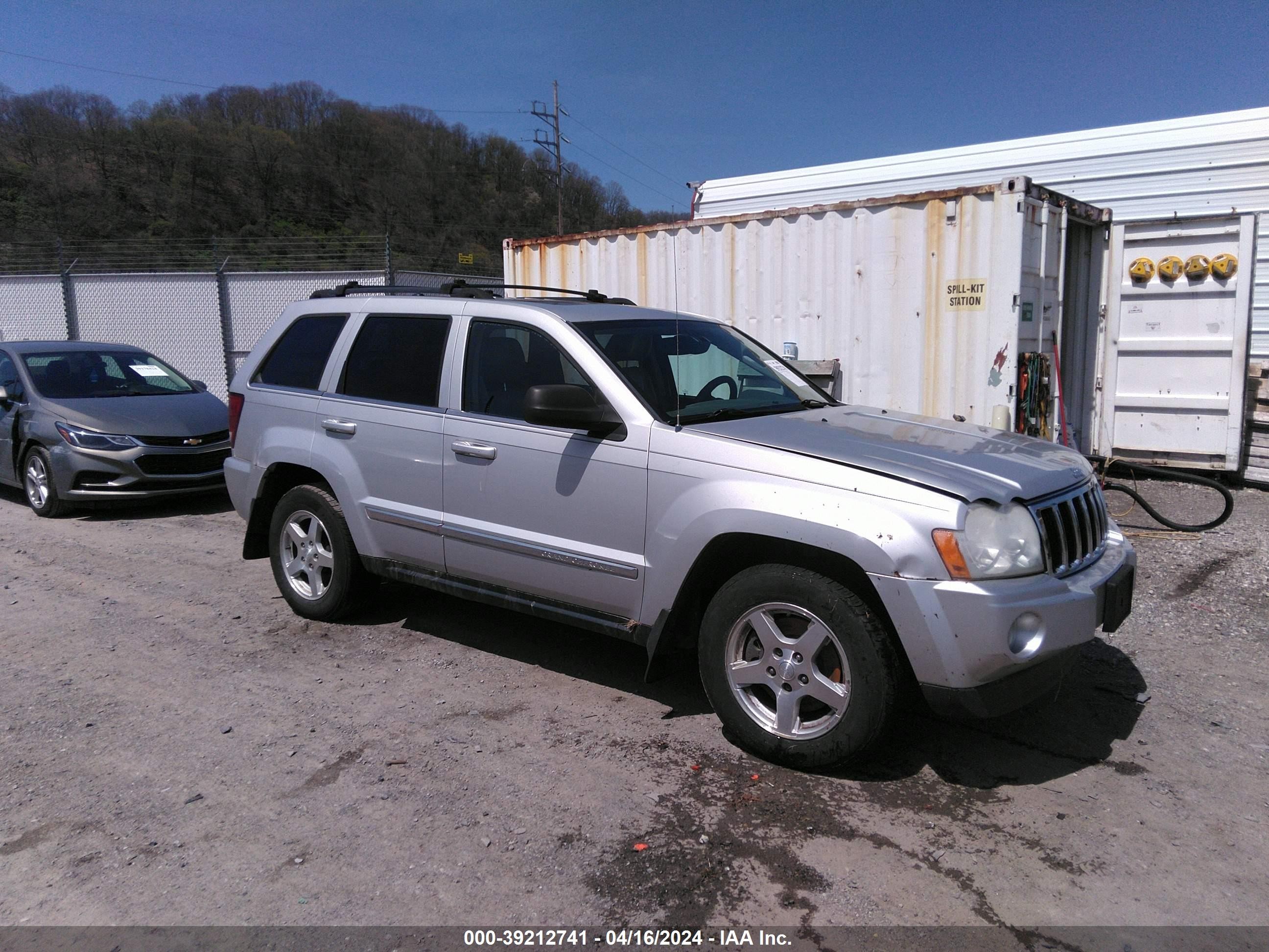 JEEP GRAND CHEROKEE 2005 1j4hr58n35c544448