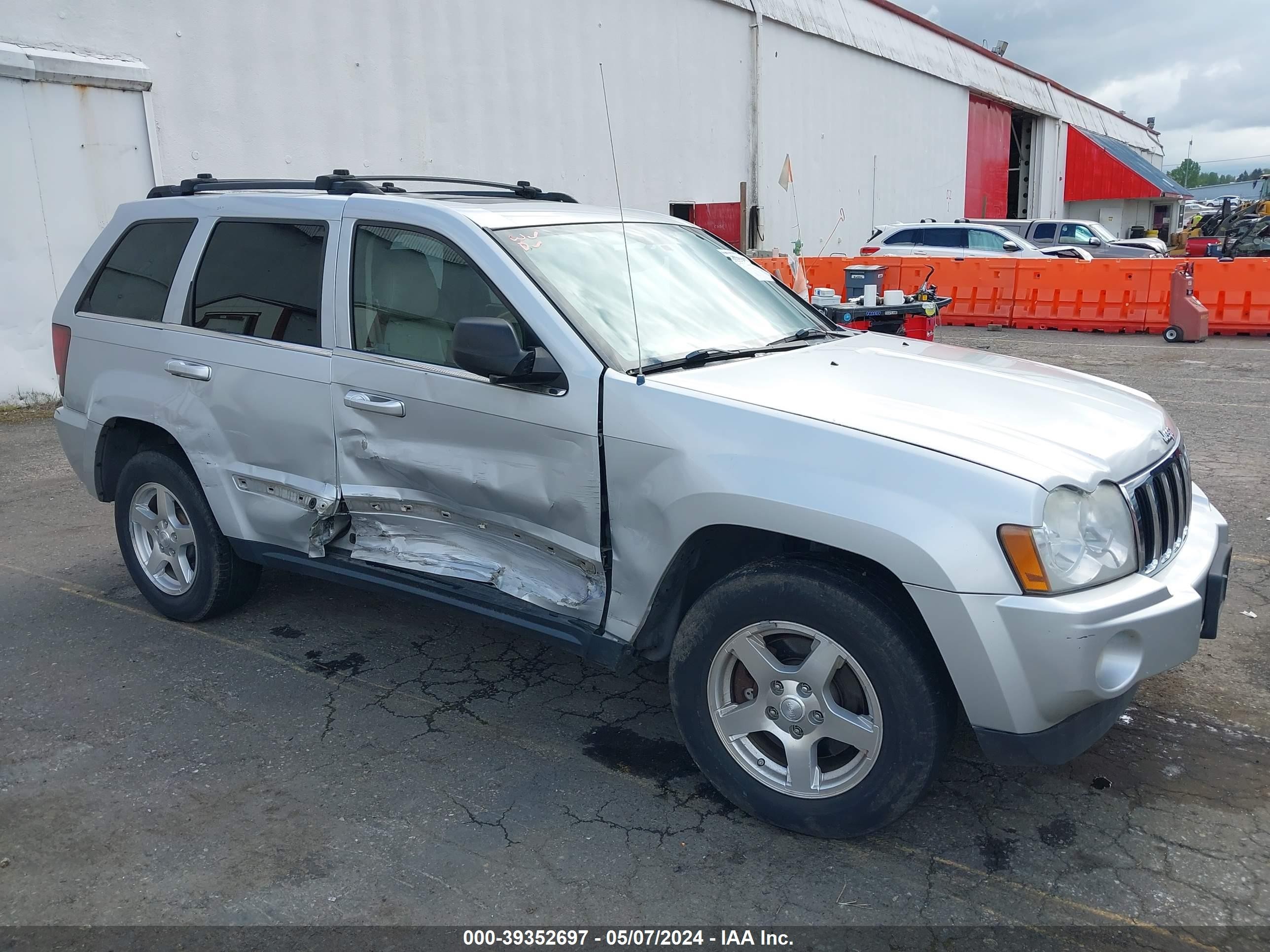 JEEP GRAND CHEROKEE 2005 1j4hr58n35c620329