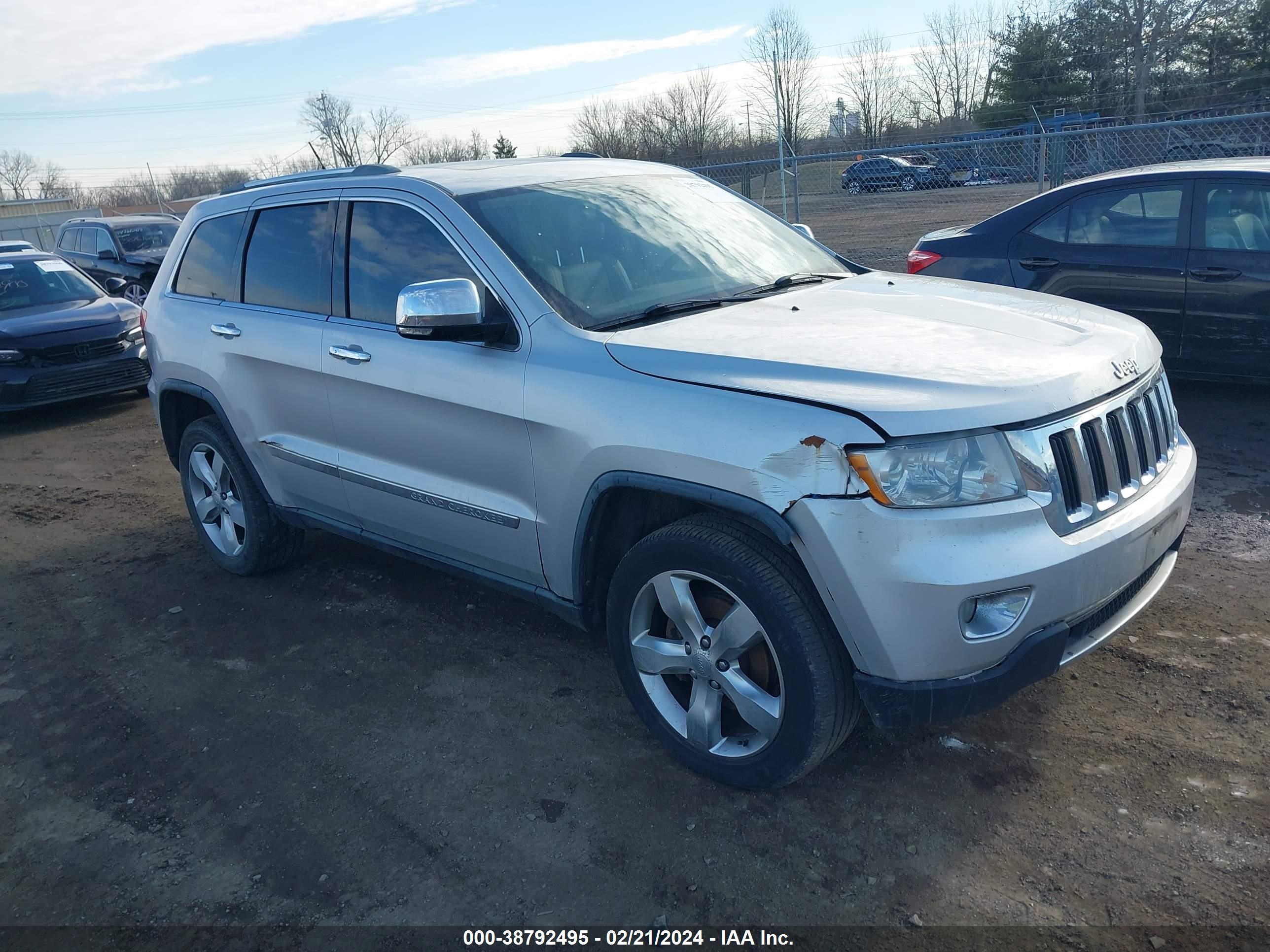 JEEP GRAND CHEROKEE 2011 1j4rr5gg1bc631445