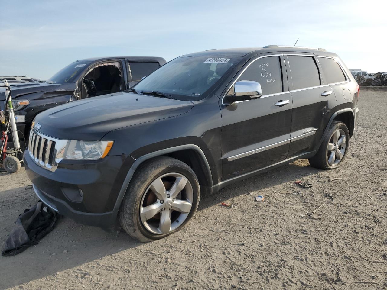 JEEP GRAND CHEROKEE 2011 1j4rs5gg0bc611028