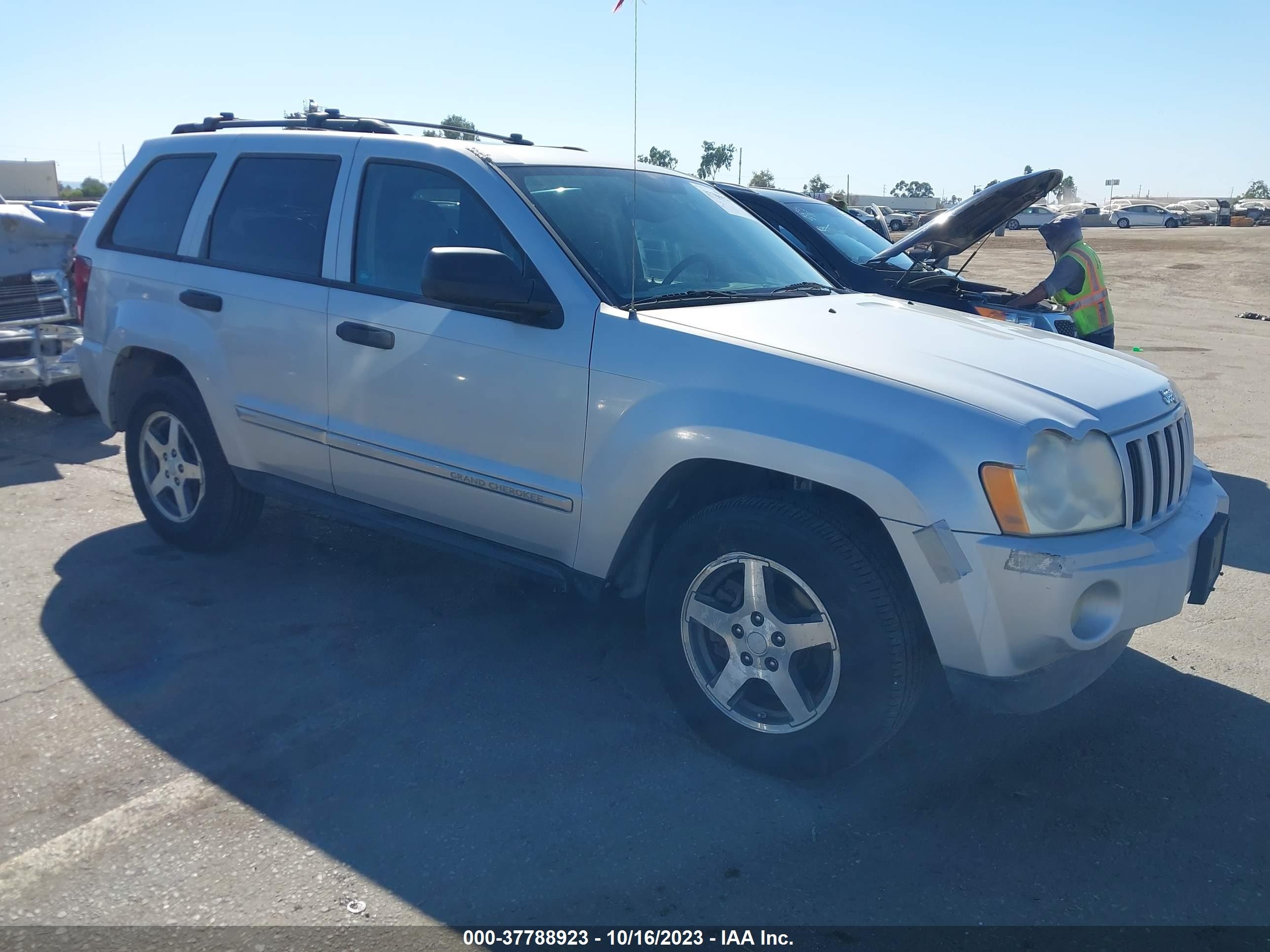 JEEP GRAND CHEROKEE 2005 1j8hs48n15c658588