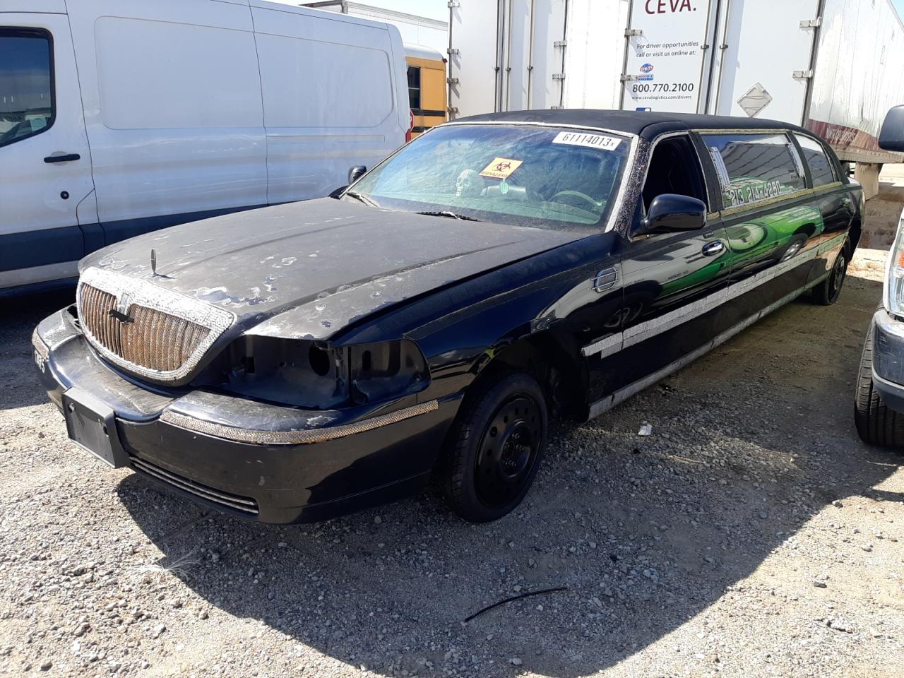 LINCOLN TOWN CAR 2003 1l1fm81w13y674855