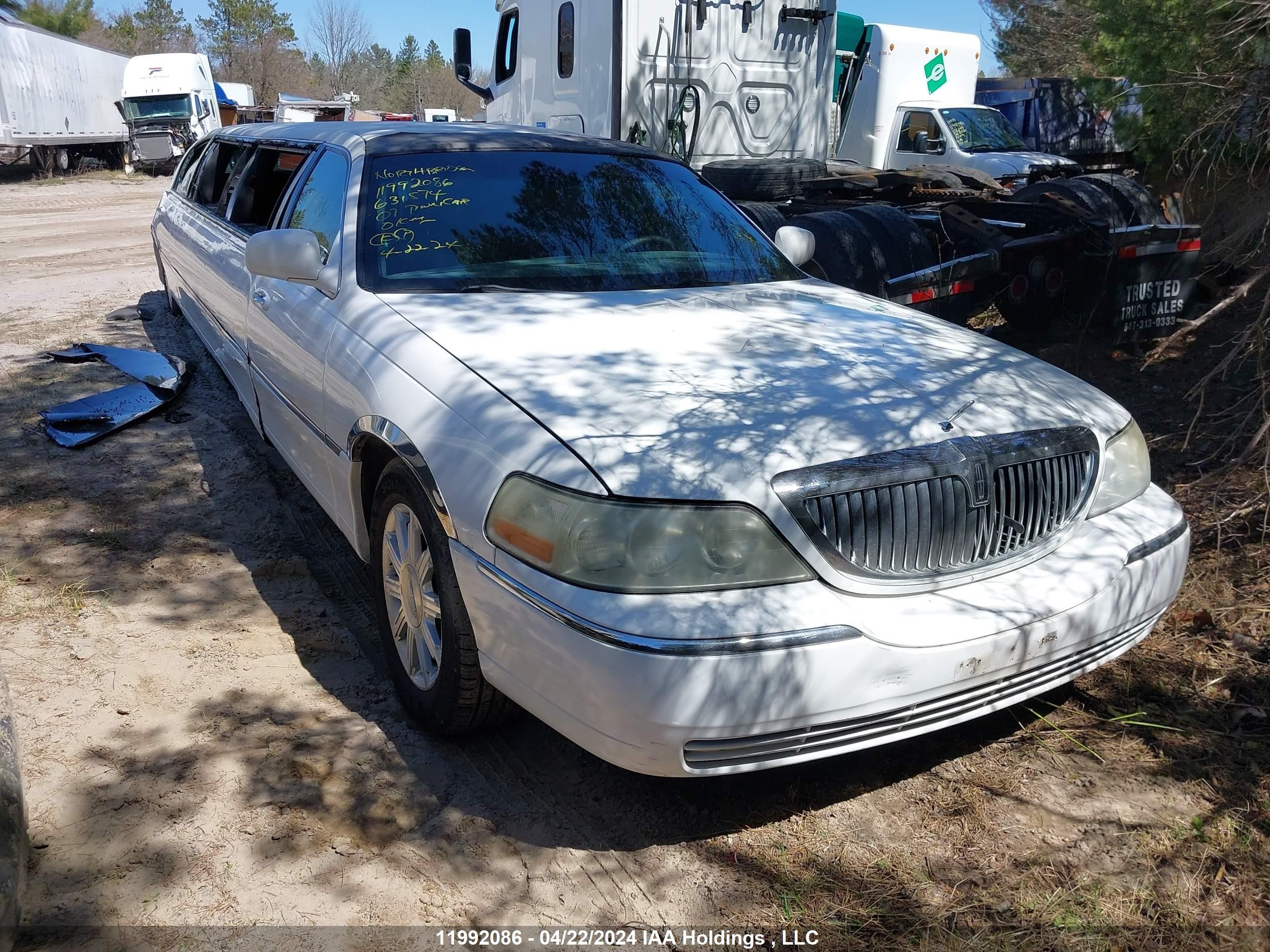 LINCOLN TOWN CAR 2007 1l1fm88w47y631574