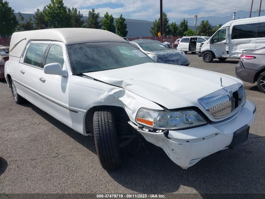 LINCOLN TOWN CAR 2005 1ljfm88wx5y663071