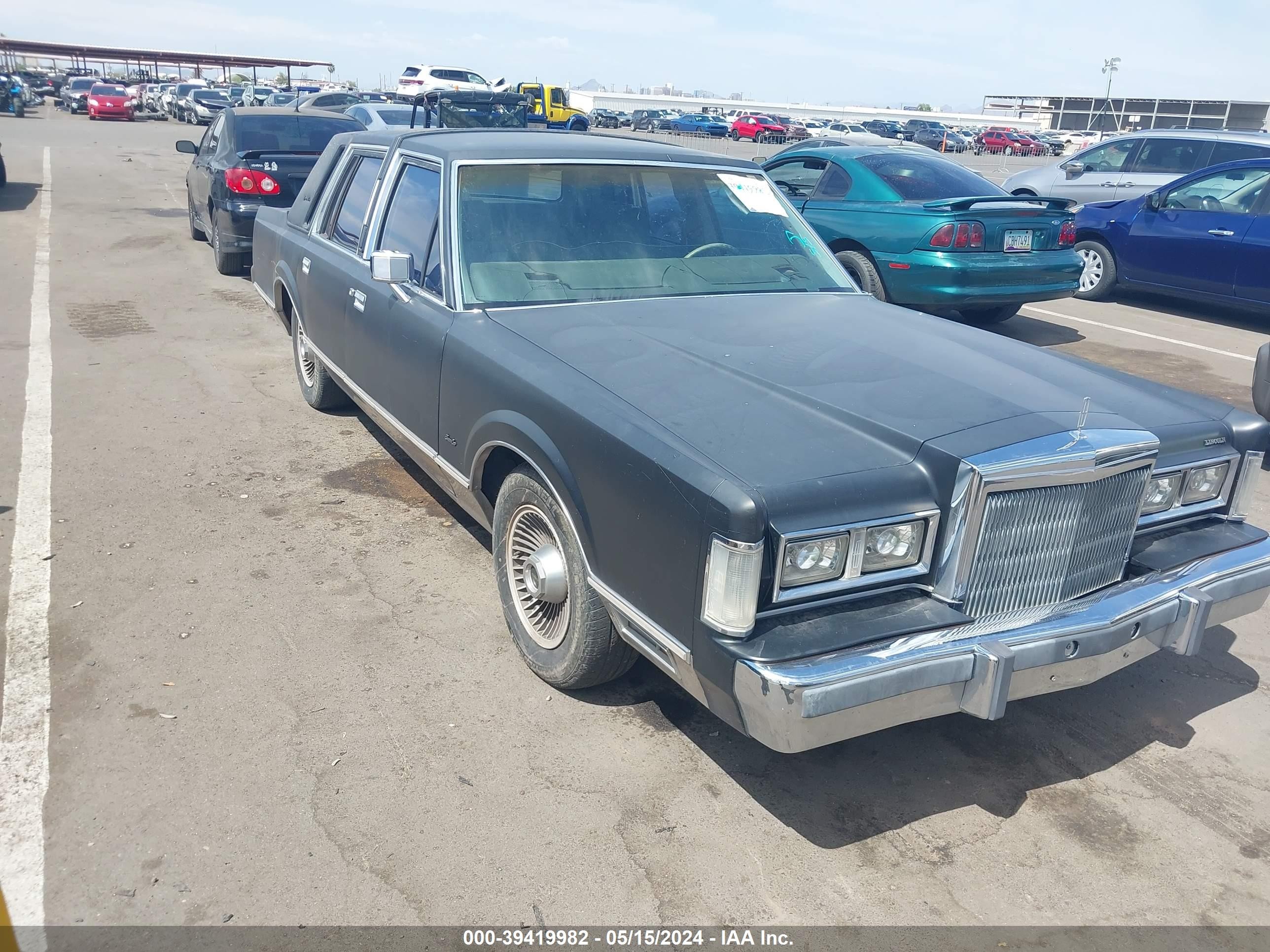 LINCOLN TOWN CAR 1988 1lnbm82f3jy831150