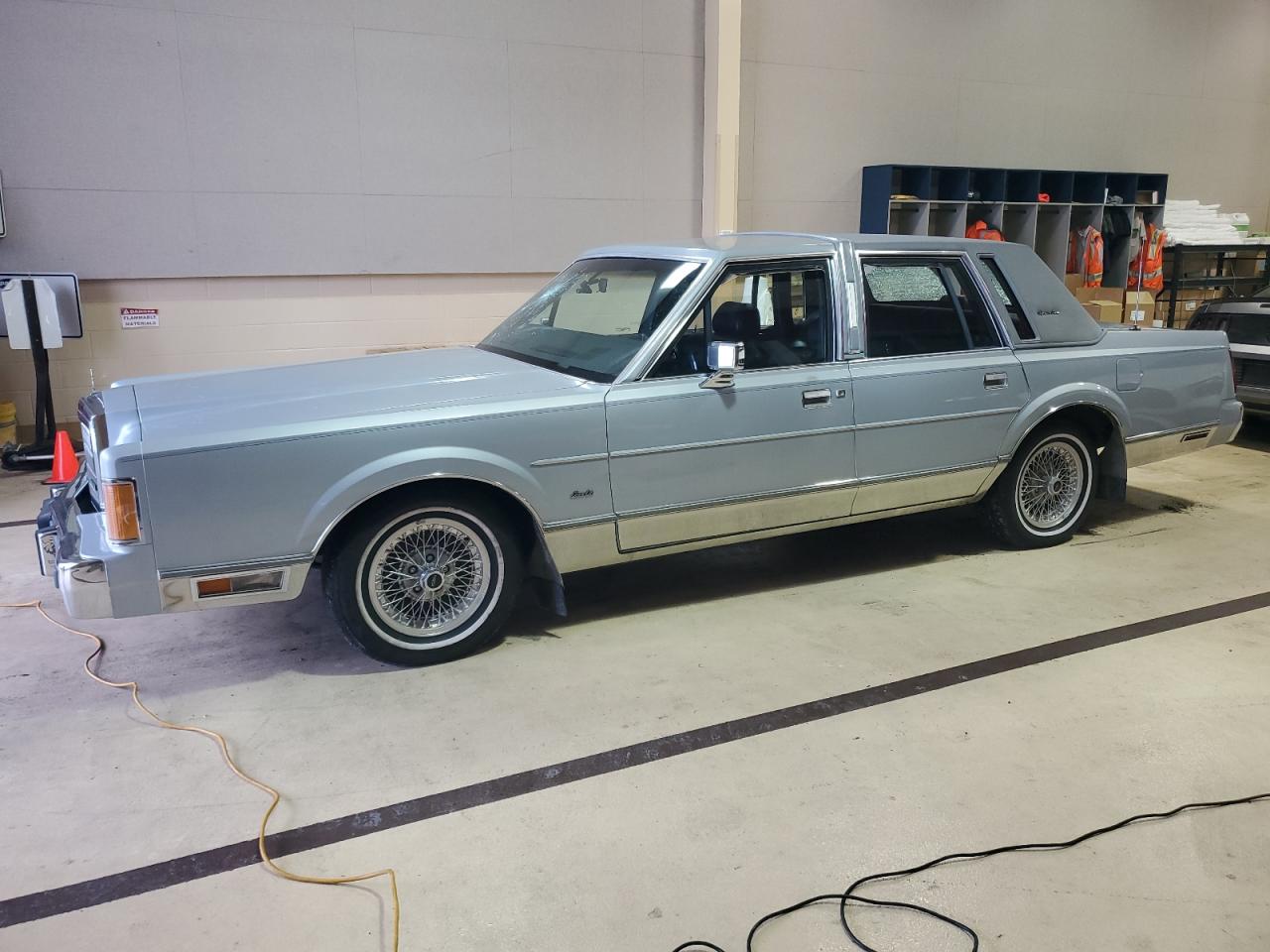 LINCOLN TOWN CAR 1989 1lnbm82f8ky784263