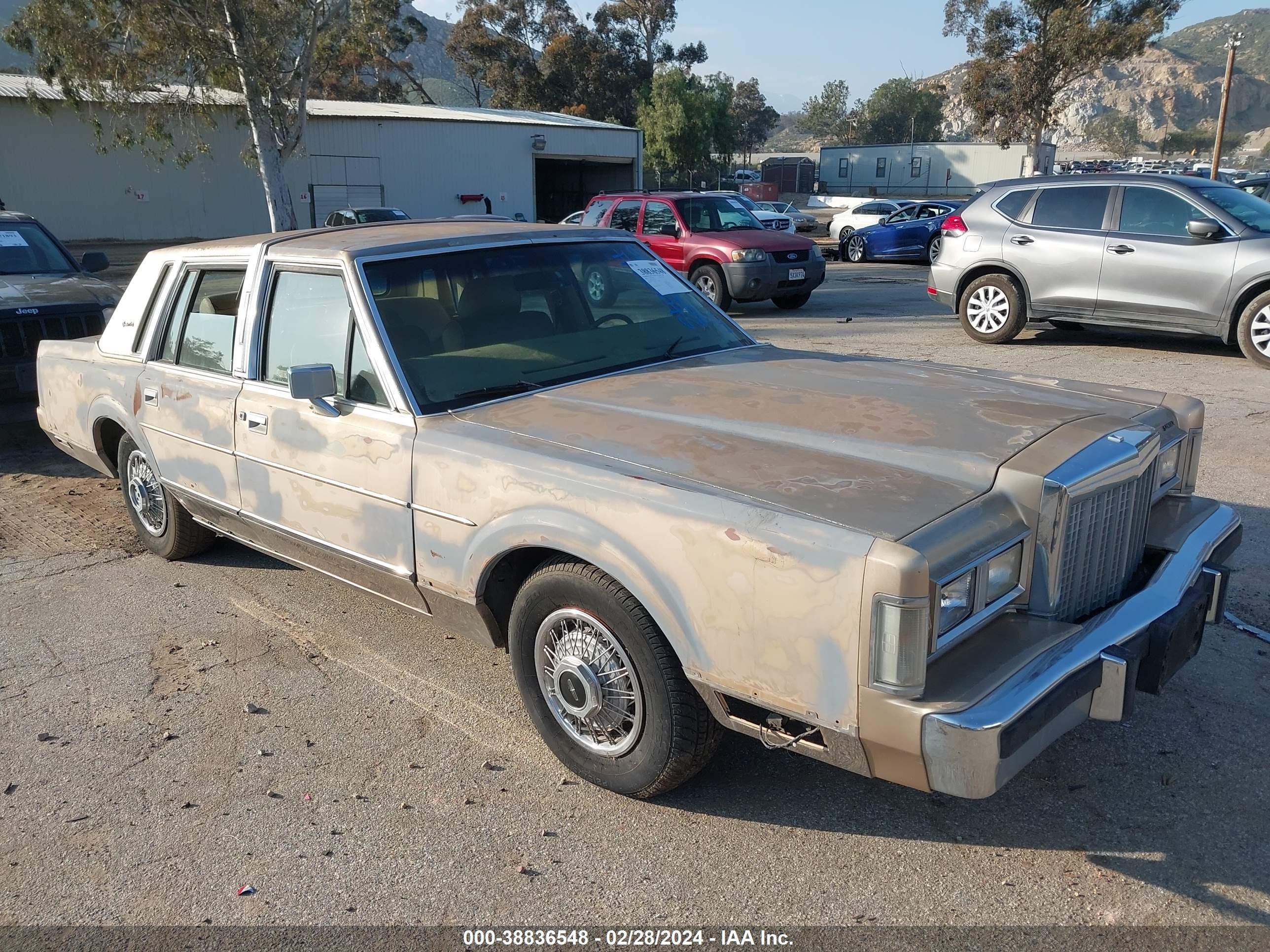 LINCOLN TOWN CAR 1986 1lnbp96f5gy614327