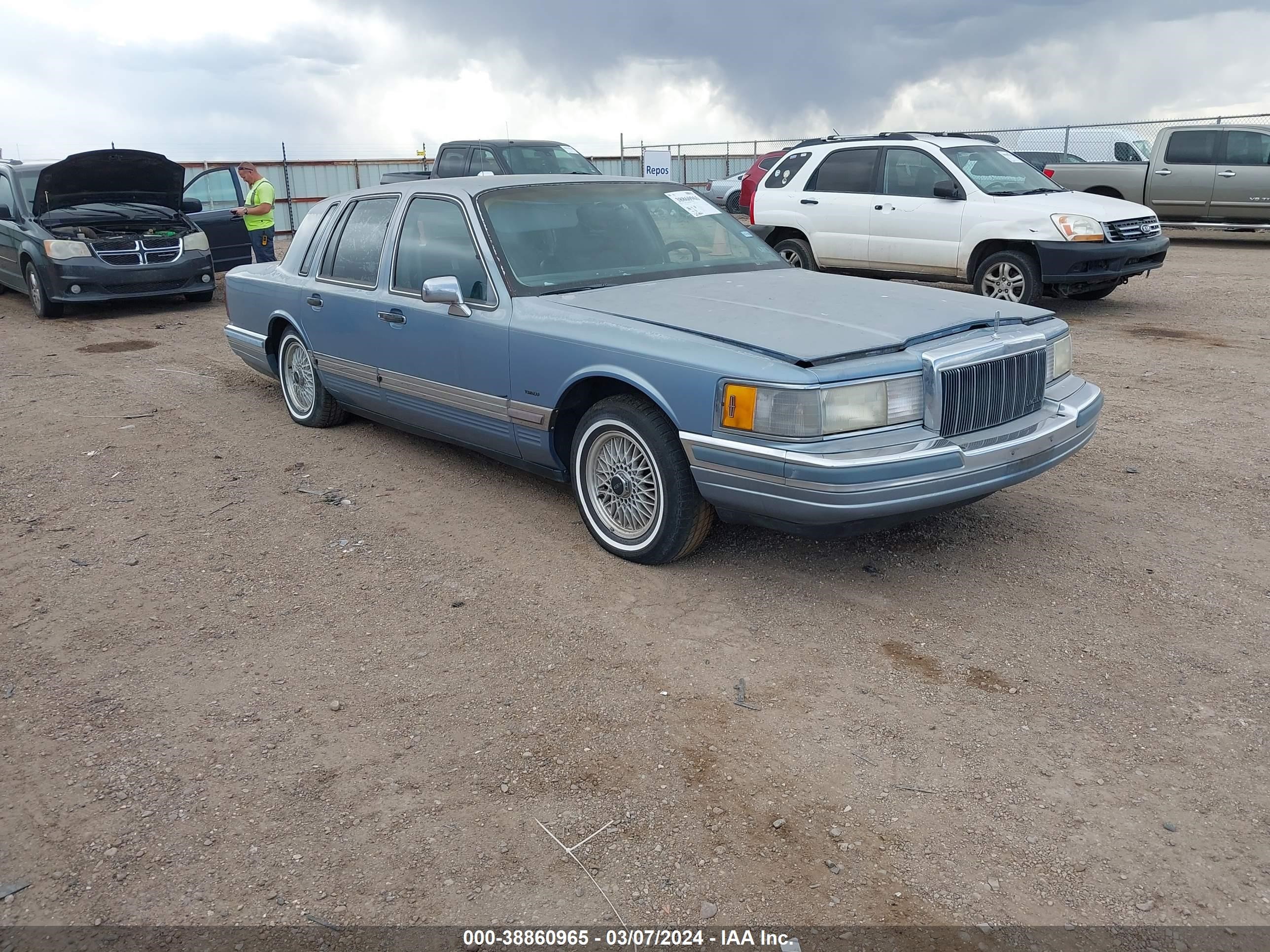 LINCOLN TOWN CAR 1990 1lncm81f9ly801563