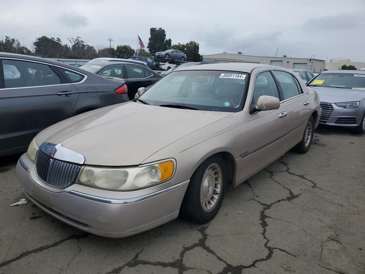 LINCOLN TOWN CAR 1998 1lnfm81w0wy675773