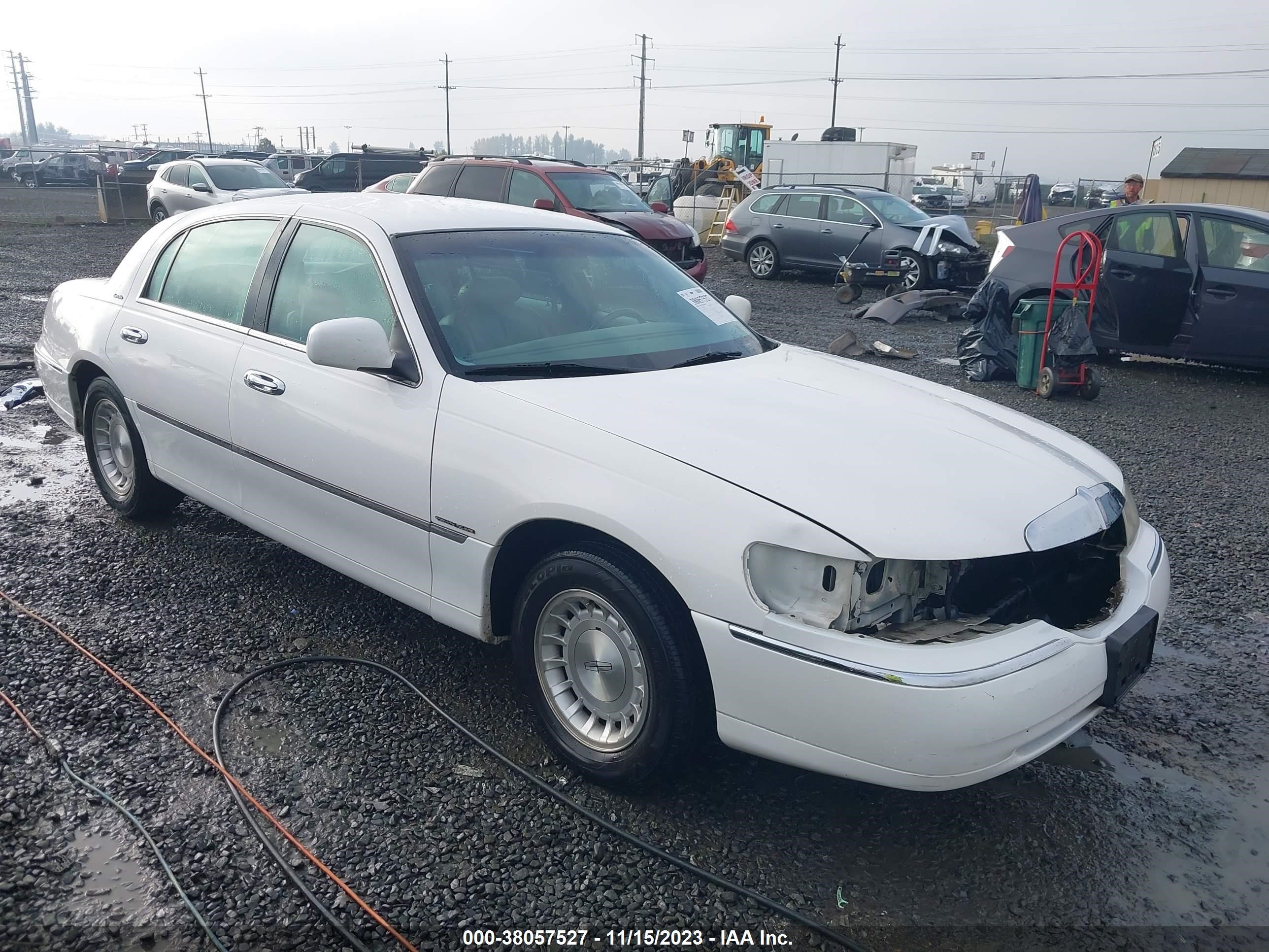 LINCOLN TOWN CAR 1998 1lnfm81w2wy707252