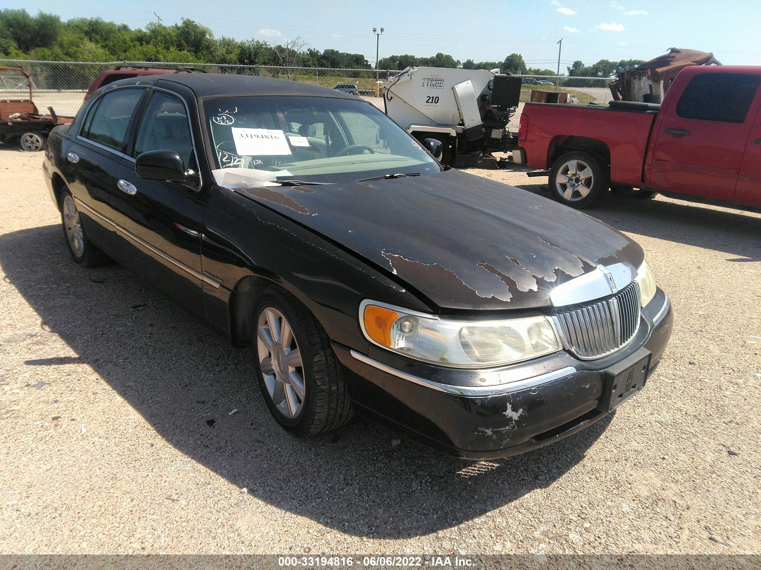 LINCOLN TOWN CAR 1998 1lnfm81w6wy680234