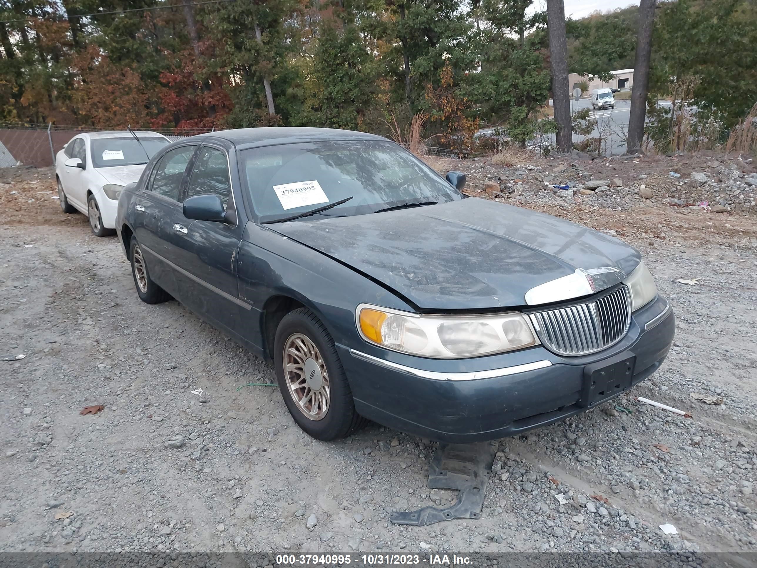 LINCOLN TOWN CAR 1998 1lnfm82w0wy678381