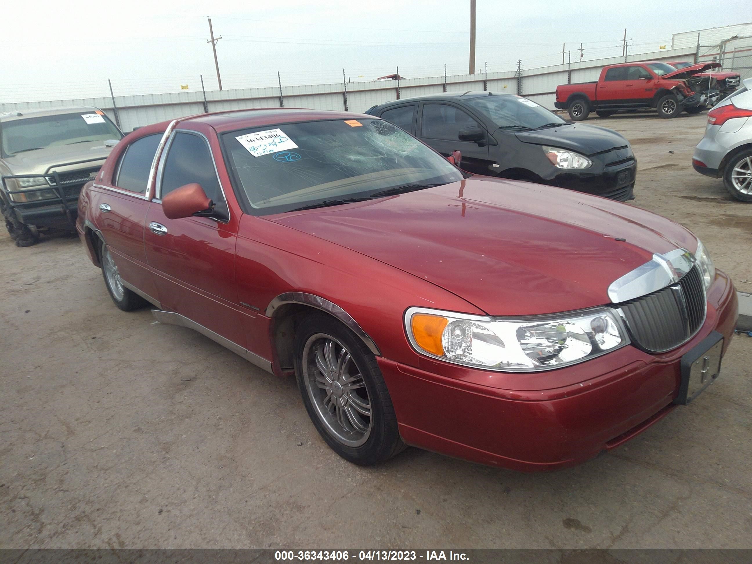 LINCOLN TOWN CAR 1998 1lnfm82w1wy709069