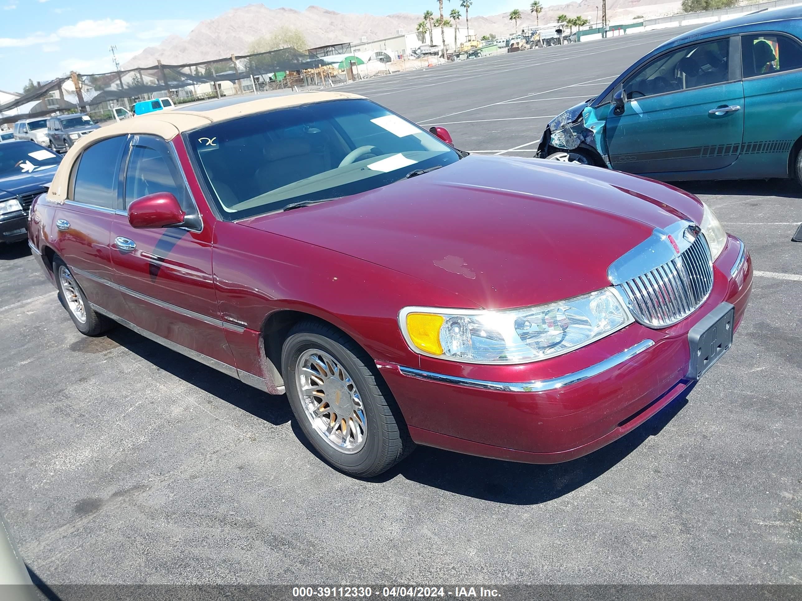 LINCOLN TOWN CAR 1998 1lnfm82w3wy724897