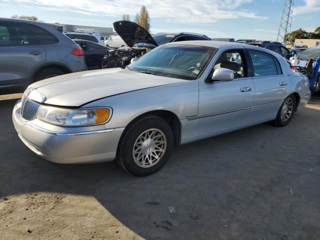 LINCOLN TOWNCAR 1999 1lnfm82w5xy603631