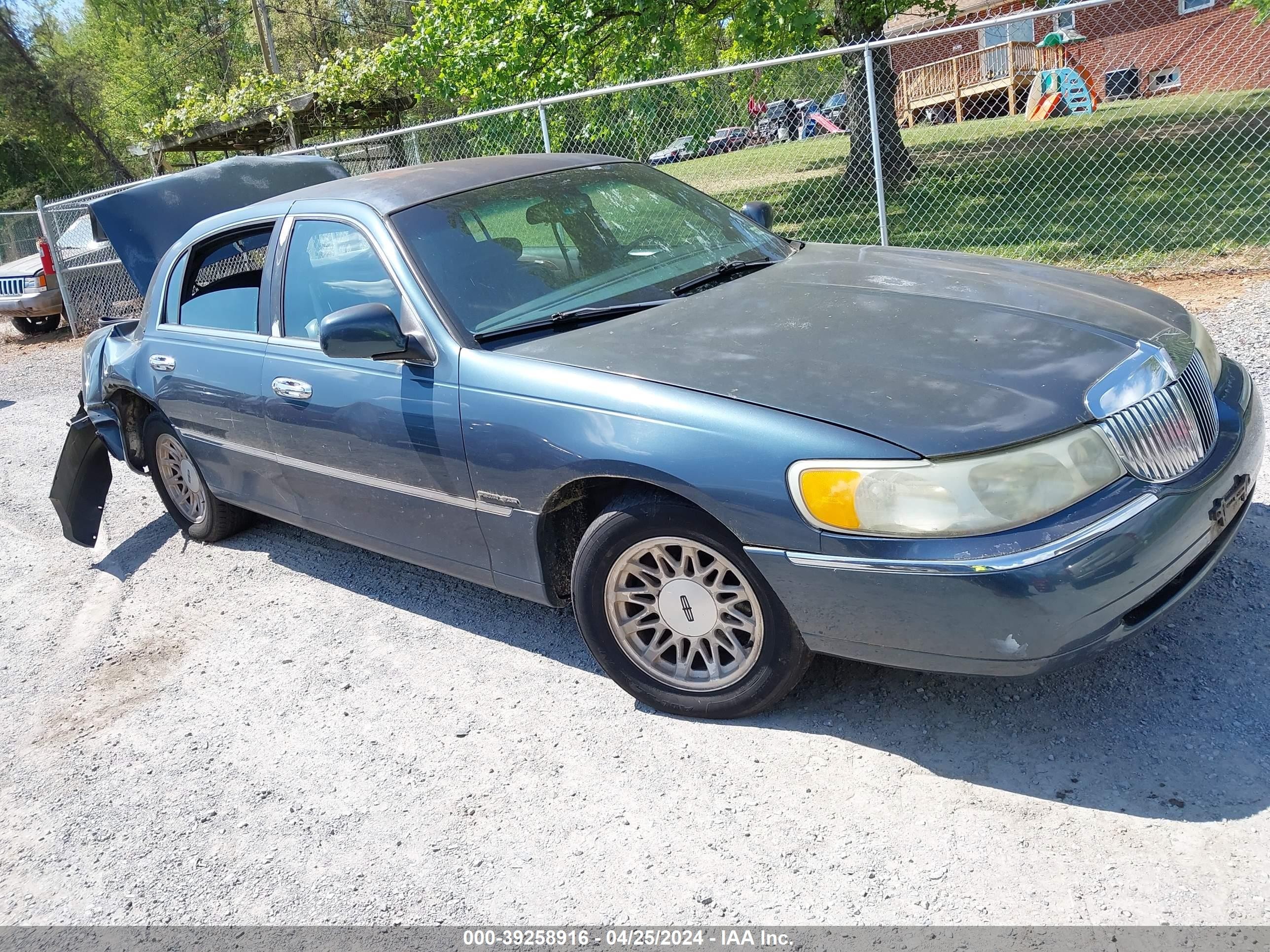 LINCOLN TOWN CAR 1998 1lnfm82w7wy662744