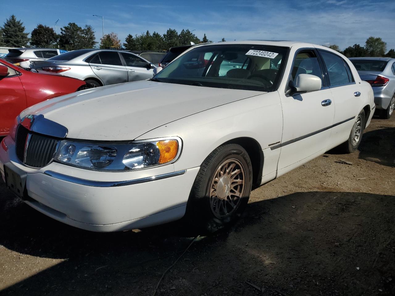 LINCOLN TOWN CAR 1998 1lnfm83w8wy695380