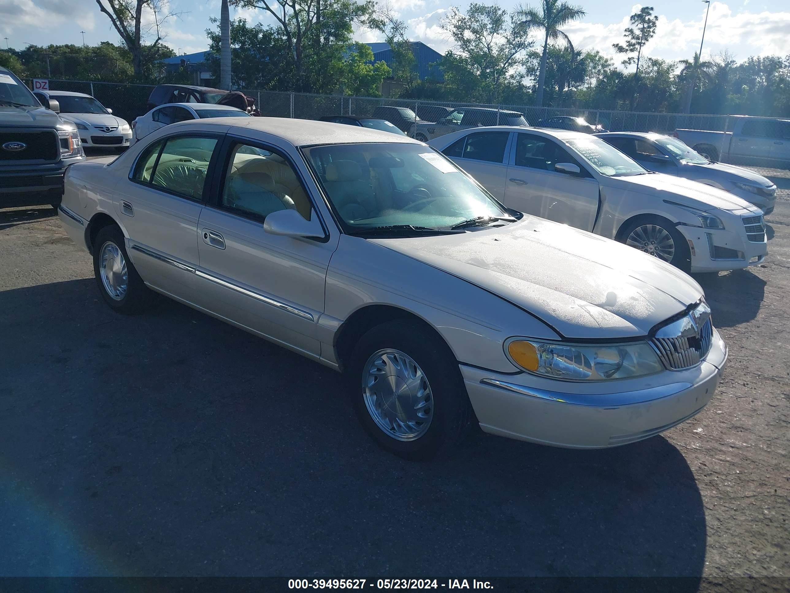 LINCOLN CONTINENTAL 1998 1lnfm97v1wy631995