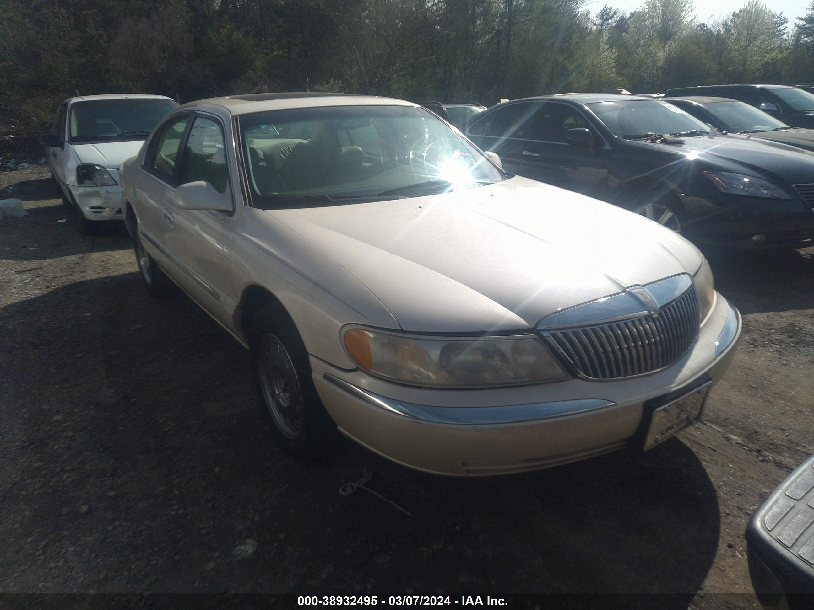 LINCOLN CONTINENTAL 1998 1lnfm97v2wy741664