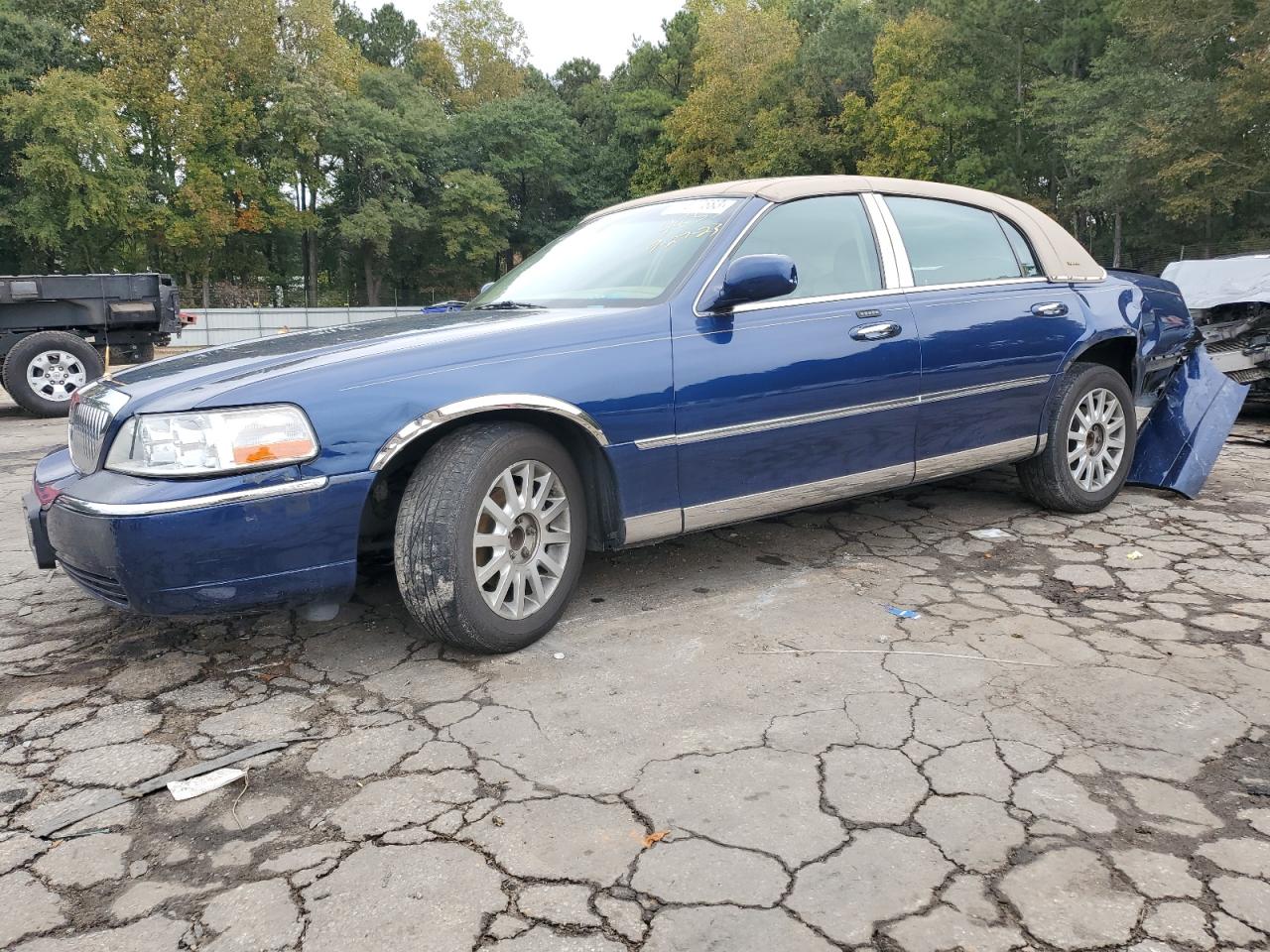 LINCOLN TOWN CAR 2007 1lnhm81v87y604855