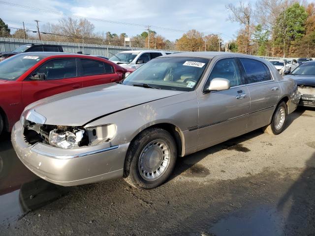 LINCOLN TOWN CAR E 2000 1lnhm81w0yy894406