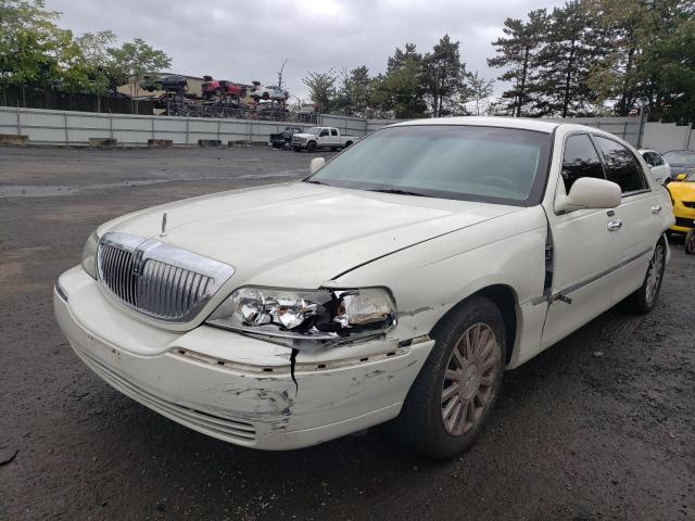 LINCOLN TOWN CAR E 2003 1lnhm81w13y685460