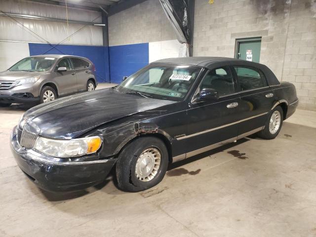 LINCOLN TOWN CAR E 1999 1lnhm81w1xy637219