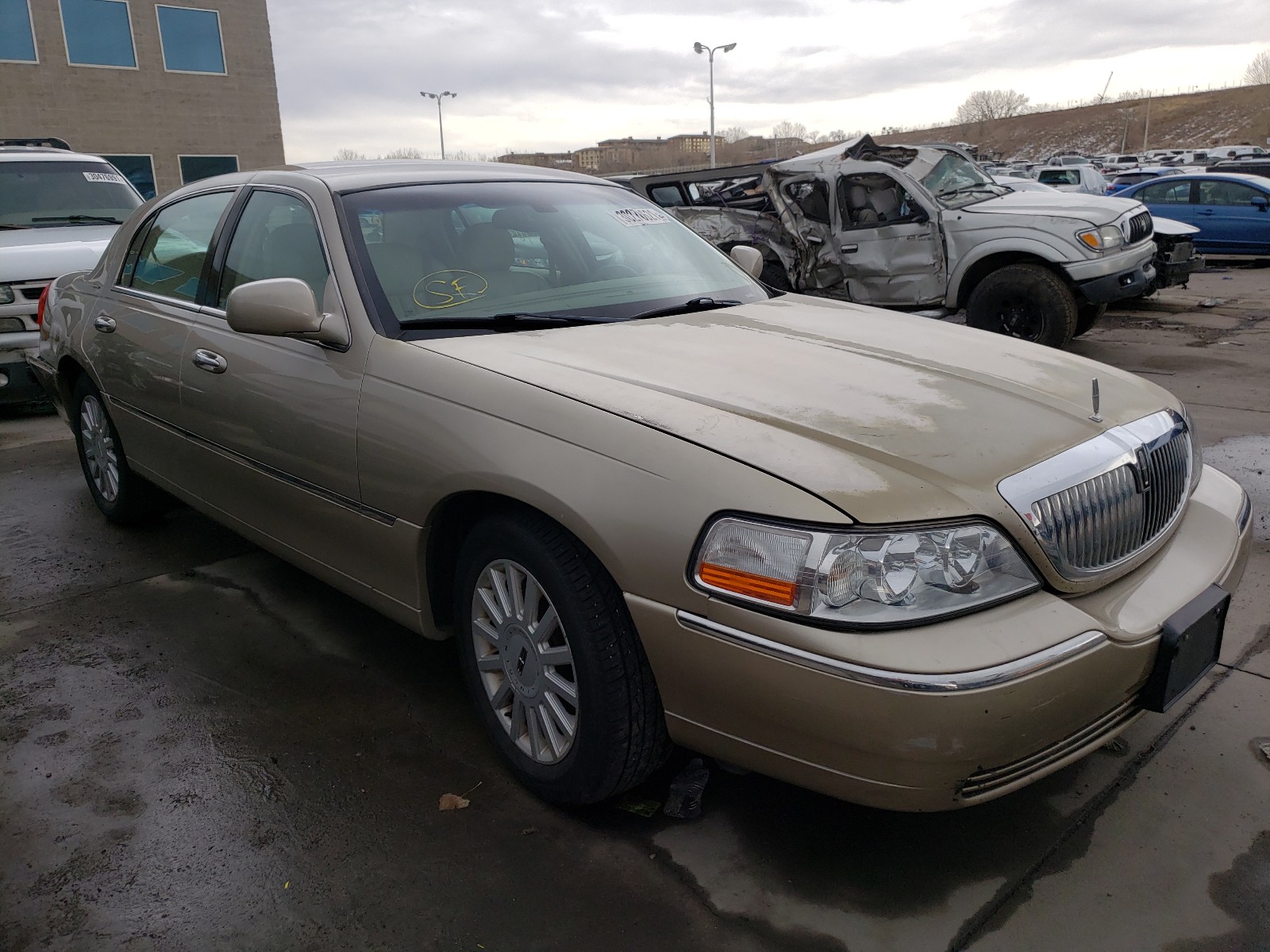 LINCOLN TOWN CAR S 2005 1lnhm81w35y654486