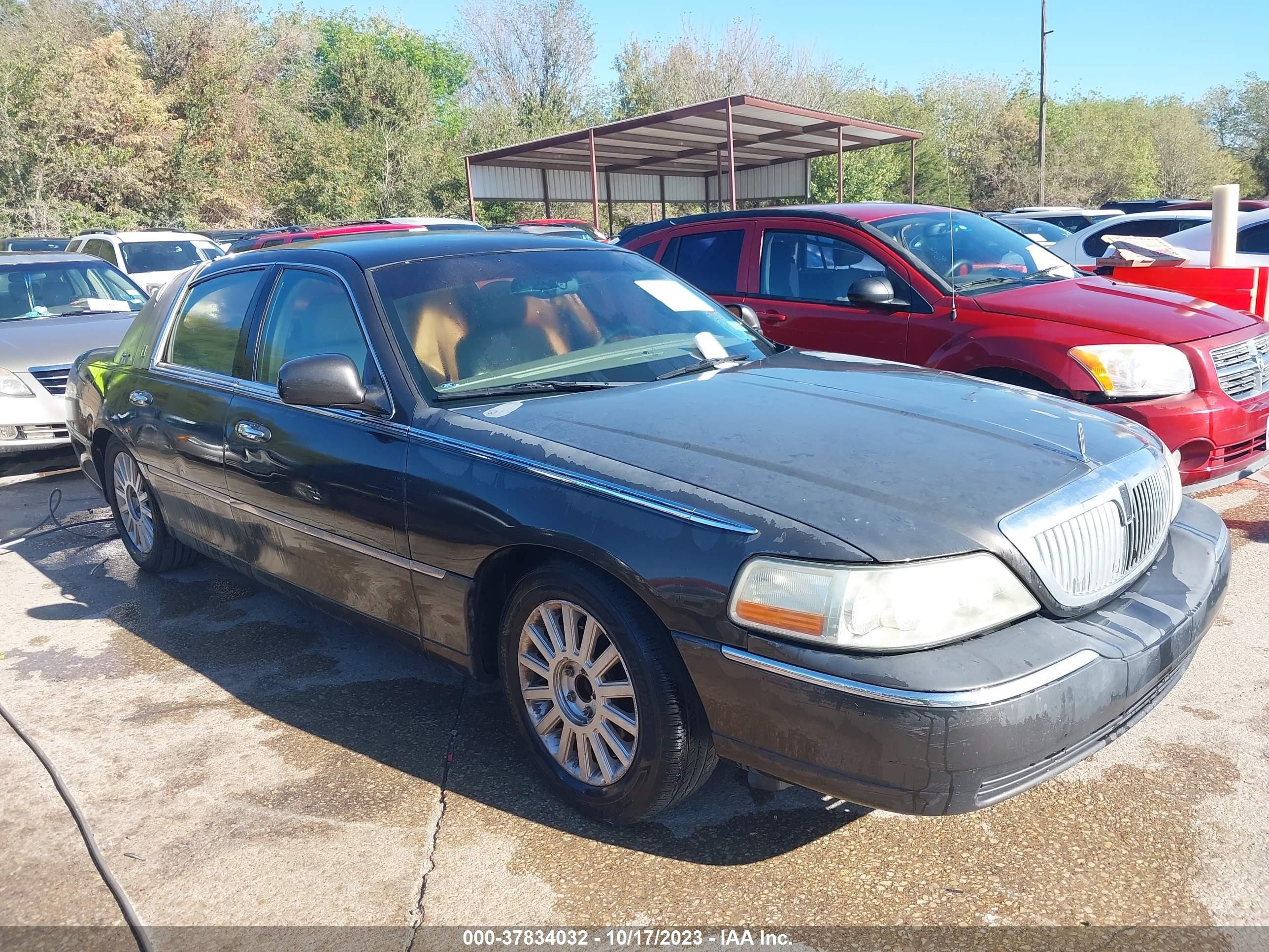 LINCOLN TOWN CAR 2005 1lnhm81w45y626454