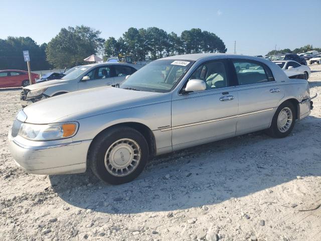 LINCOLN TOWN CAR E 2000 1lnhm81w4yy820602