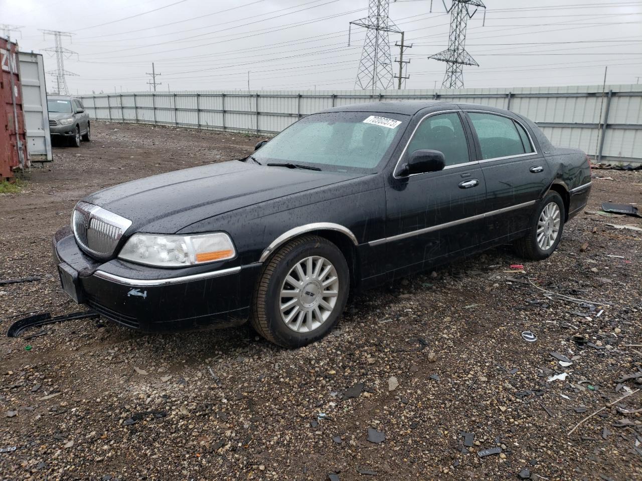 LINCOLN TOWN CAR 2004 1lnhm81w54y663561