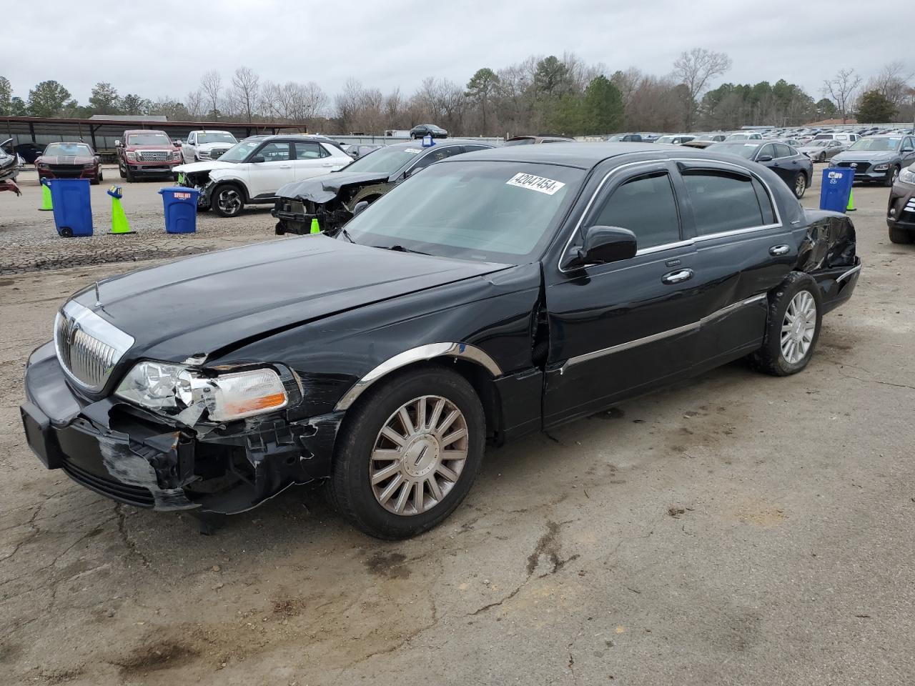 LINCOLN TOWN CAR 2004 1lnhm81w64y629726