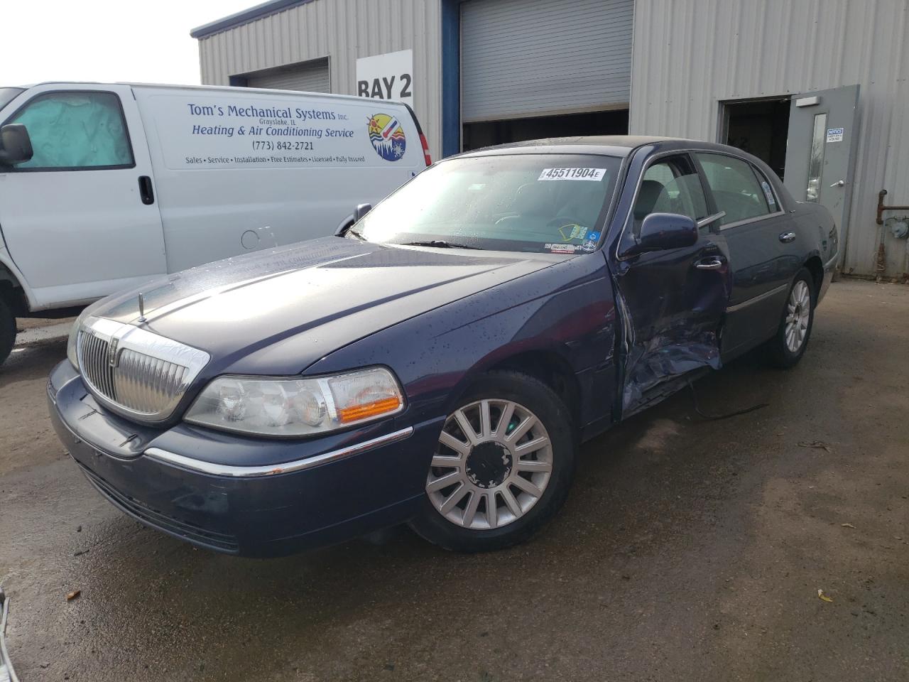 LINCOLN TOWN CAR 2004 1lnhm81w94y631289