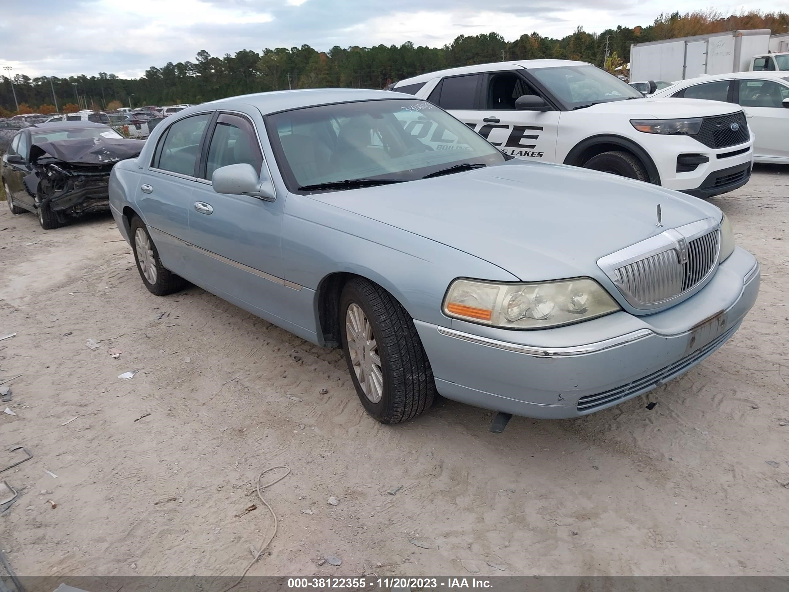 LINCOLN TOWN CAR 2005 1lnhm81w95y671406