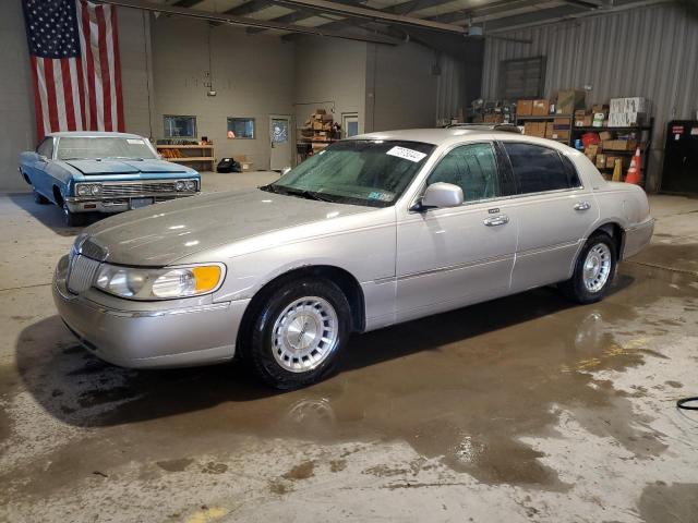 LINCOLN TOWN CAR E 1999 1lnhm81w9xy672526