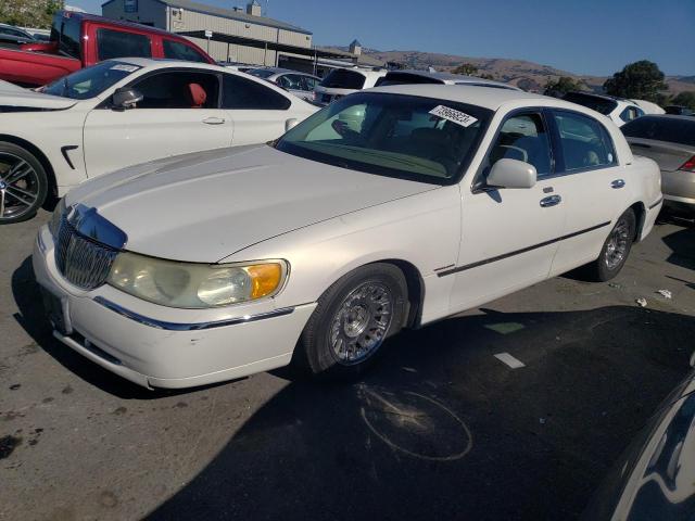 LINCOLN TOWNCAR 2000 1lnhm81wxyy837100