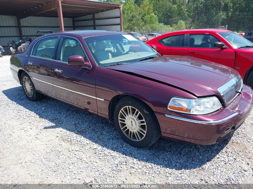 LINCOLN TOWN CAR 2006 1lnhm82v96y642057